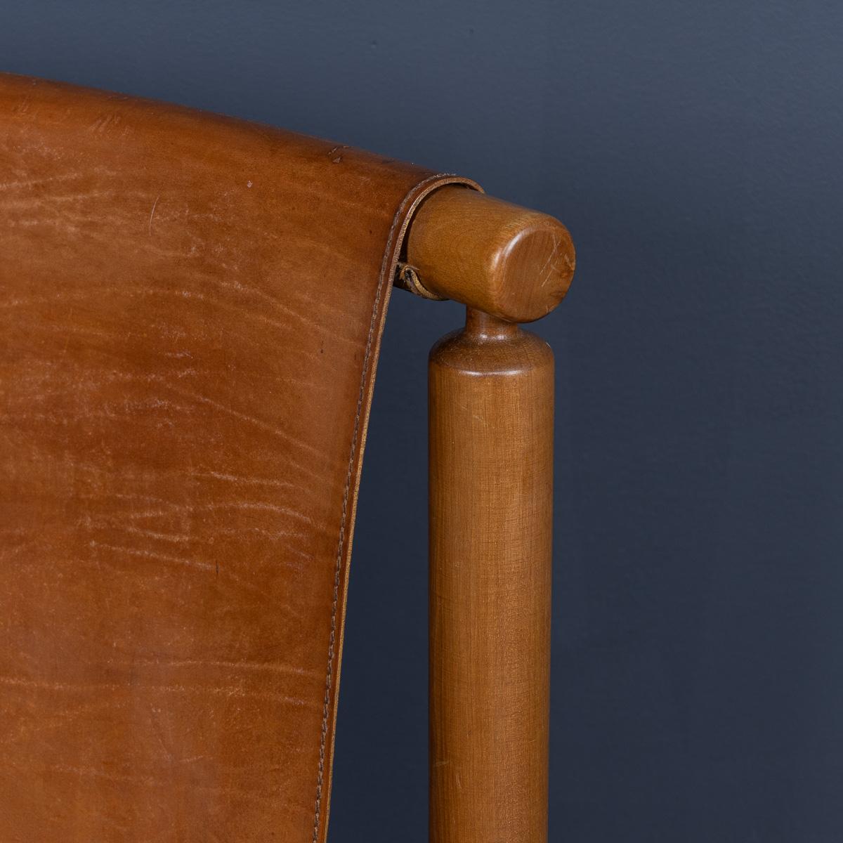 Superbe ensemble de huit chaises de salle à manger en cuir Ilmari Tapiovaara du 20e siècle, c.1950 en vente 2