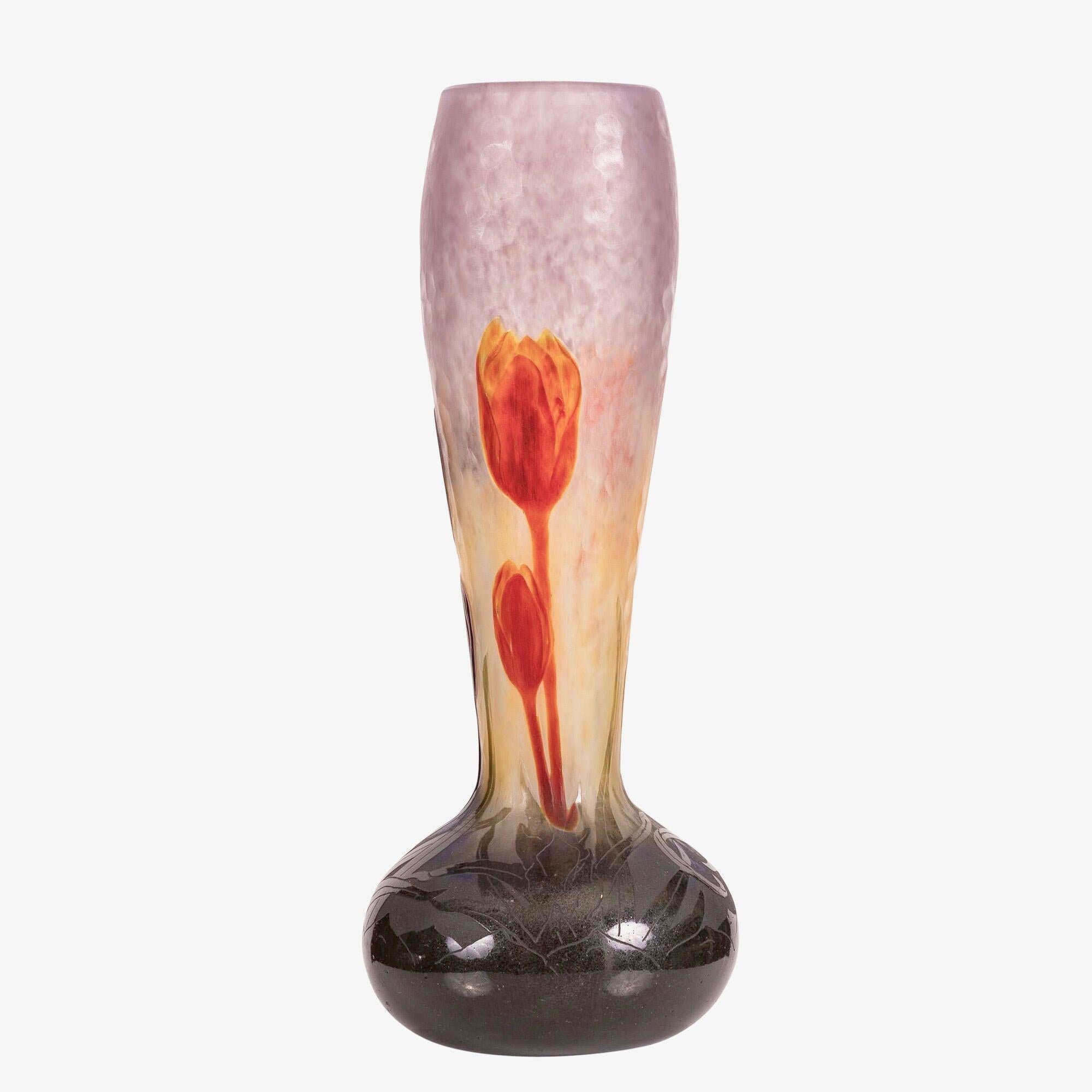 Early 20th Century Superb and Very Fine Daum Nancy Wheel-Carved Cameo and Martele Glass Vase For Sale