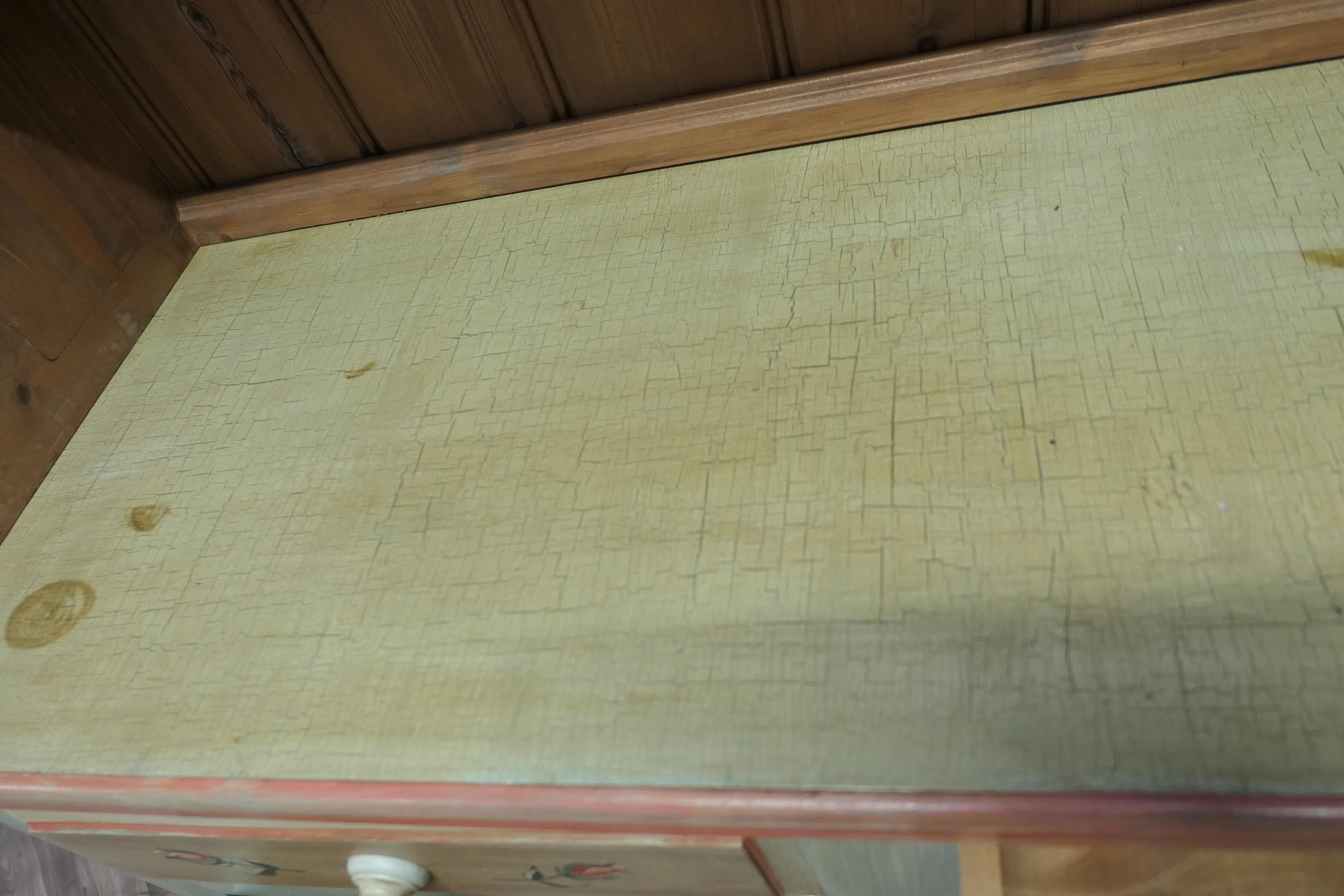 Superbe commode en pin peinte à la main pour la cuisine Farmhouse en vente 3