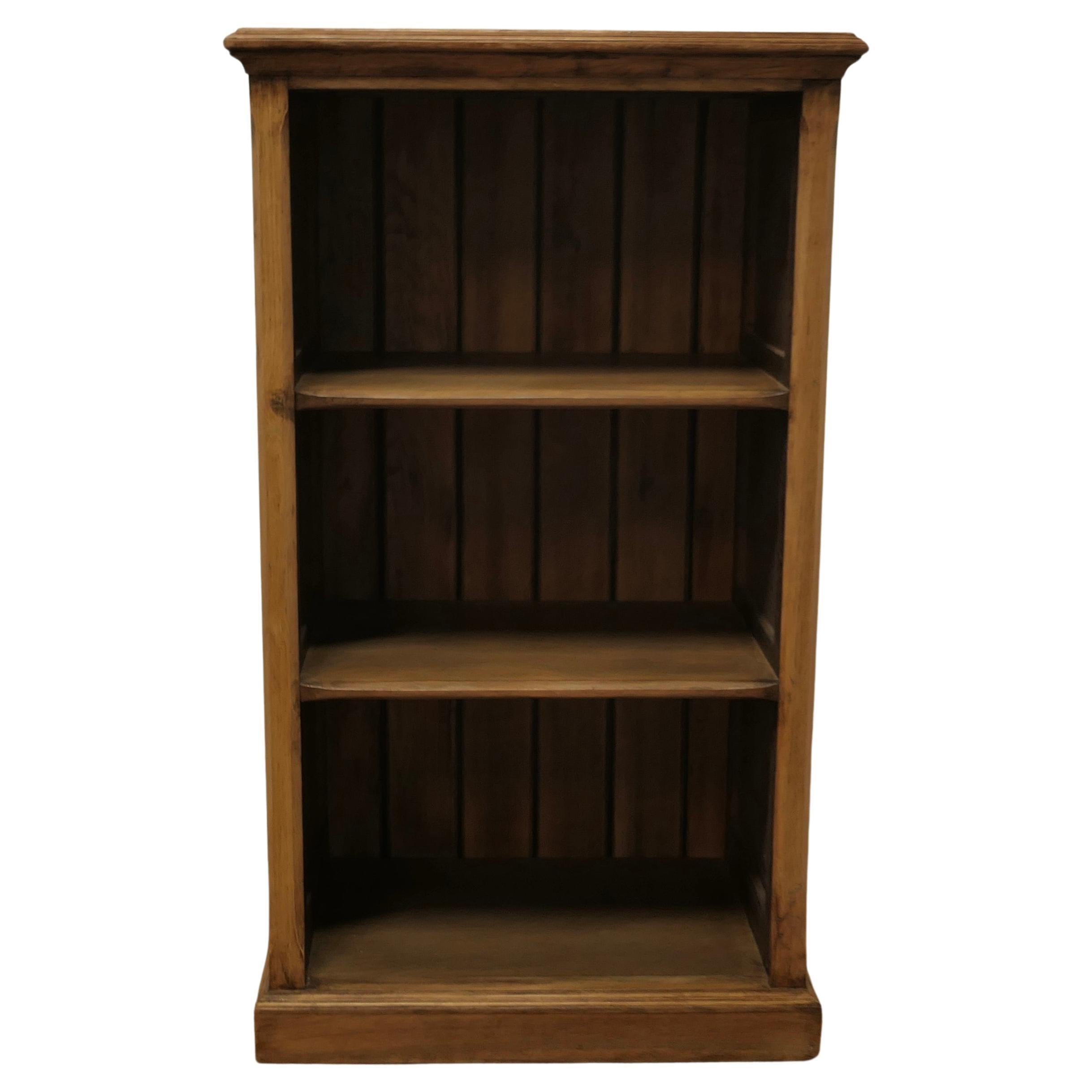 A Superb Arts and Crafts Golden Oak Open Shelves  