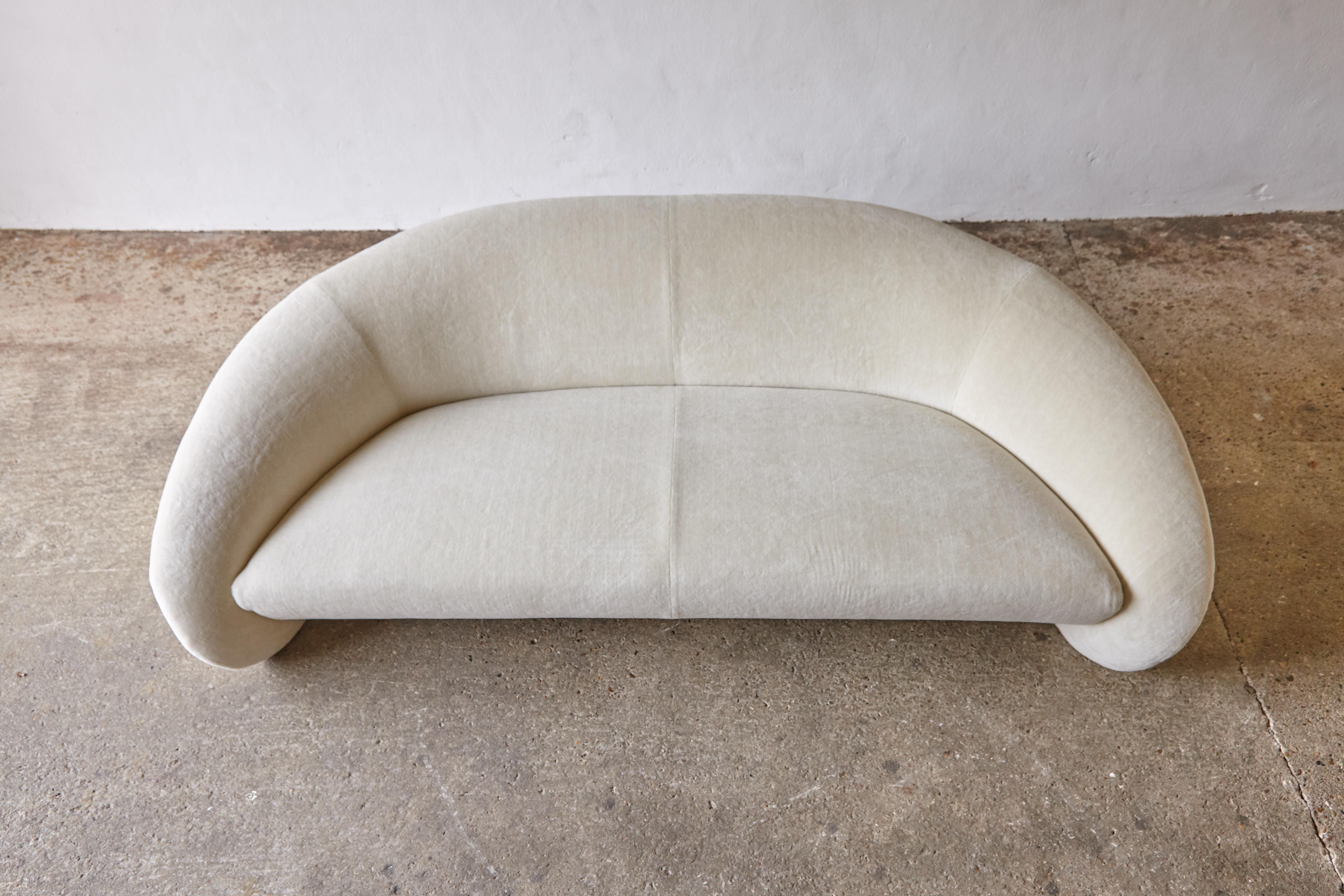 Superb Curved Italian Sofa, Newly Upholstered in Alplaca, Late 1970s-Early 1980s 13