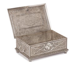 Una superba scatola sirih in filigrana d'argento indonesiana di epoca olandese-coloniale