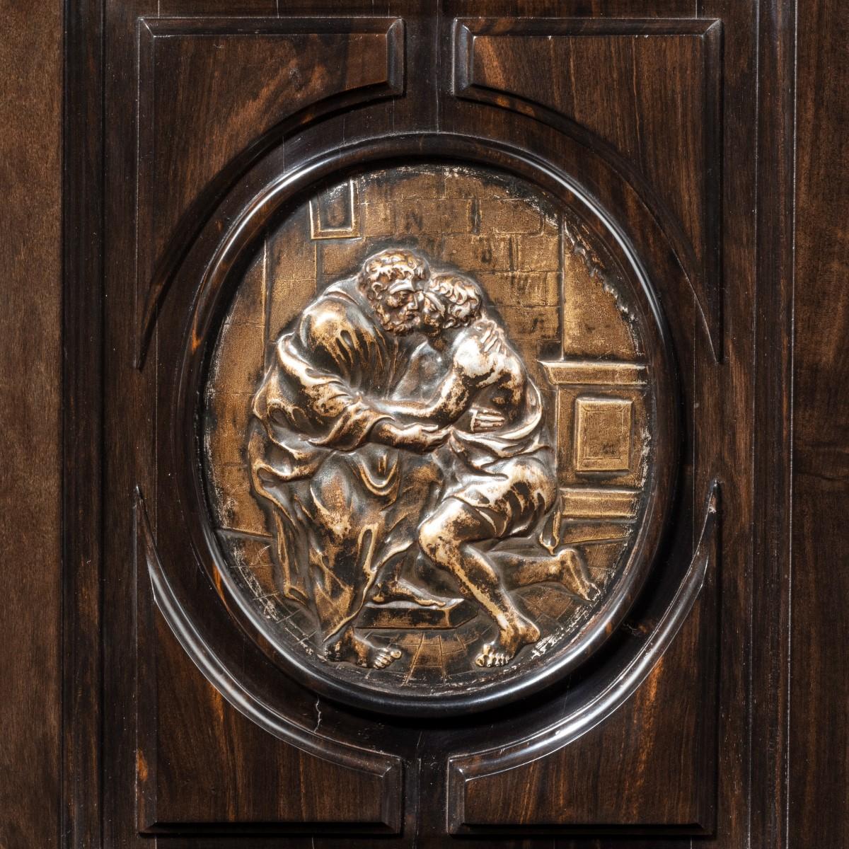 Magnífico gabinete victoriano antiguo de ébano para coleccionistas en venta 9