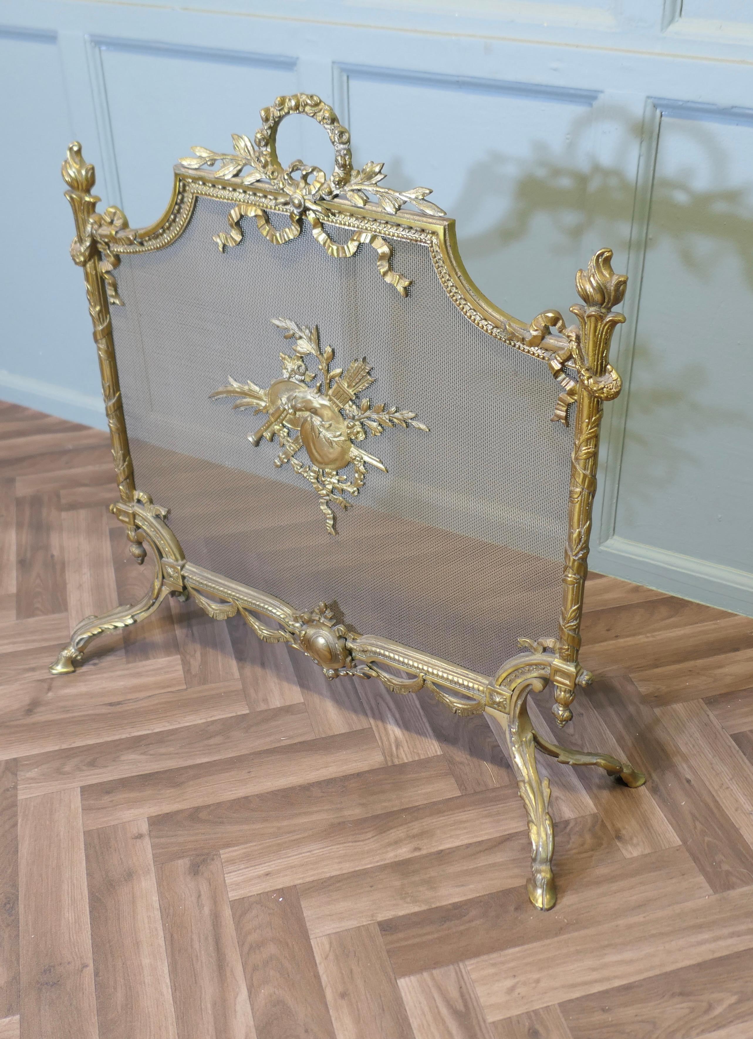 Un superbo parafuoco French Rococo in ottone, parascintille in vendita 1