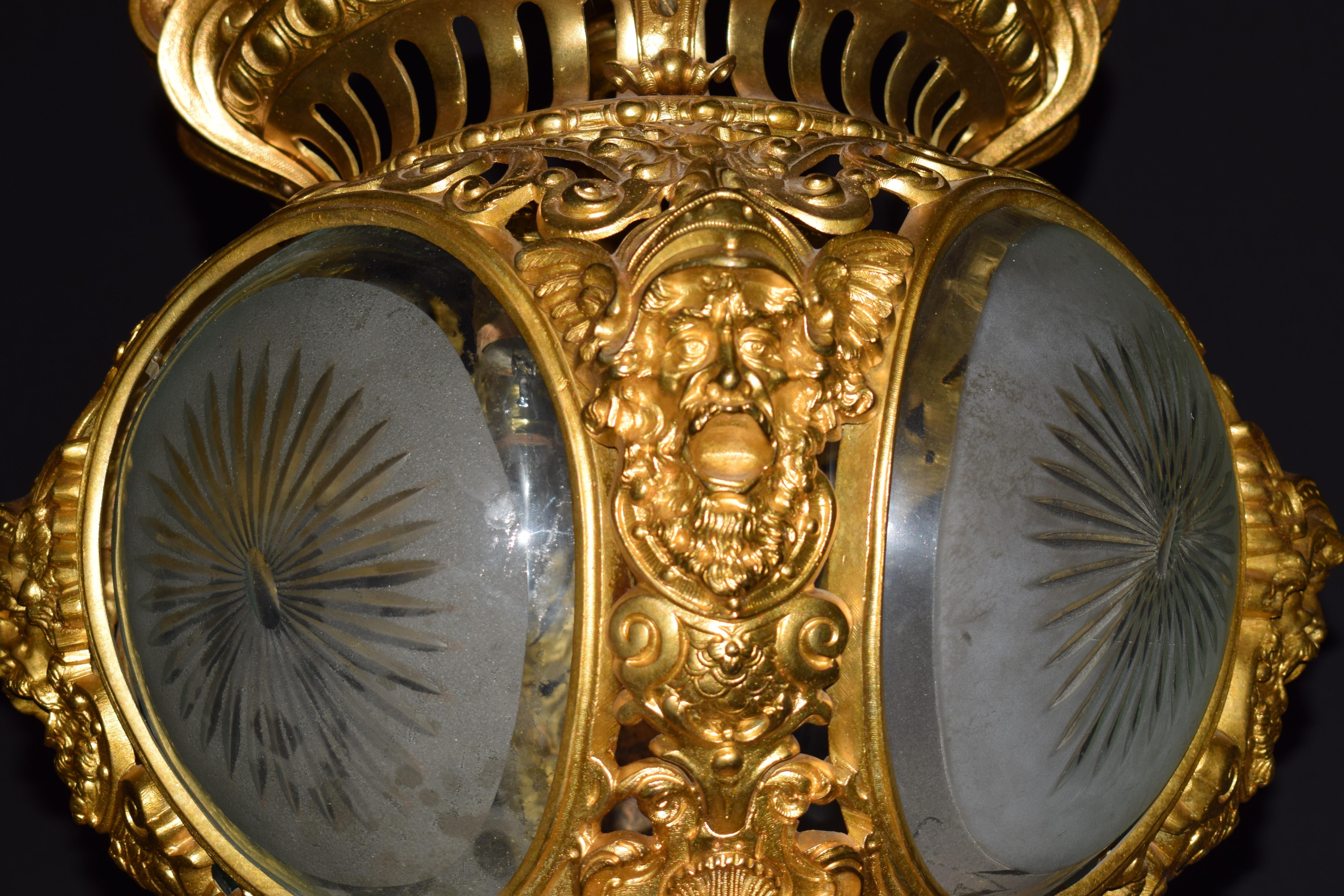 Hervorragende Laterne aus vergoldeter Bronze und Kristall, Frankreich, um 1900 im Angebot 6