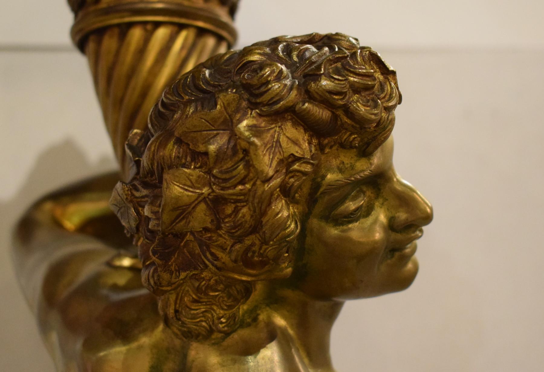 Superbe base de lampe figurative en bronze doré, signée Clodion, 1775. France Bon état - En vente à Atlanta, GA