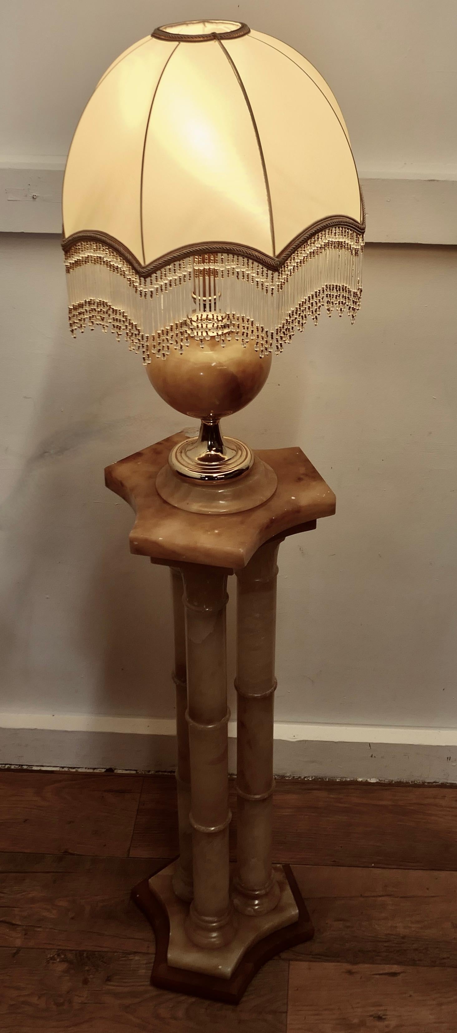A Superb Italian Marble Column Lamp Set  A superb set in Honey coloured pallet  In Good Condition For Sale In Chillerton, Isle of Wight