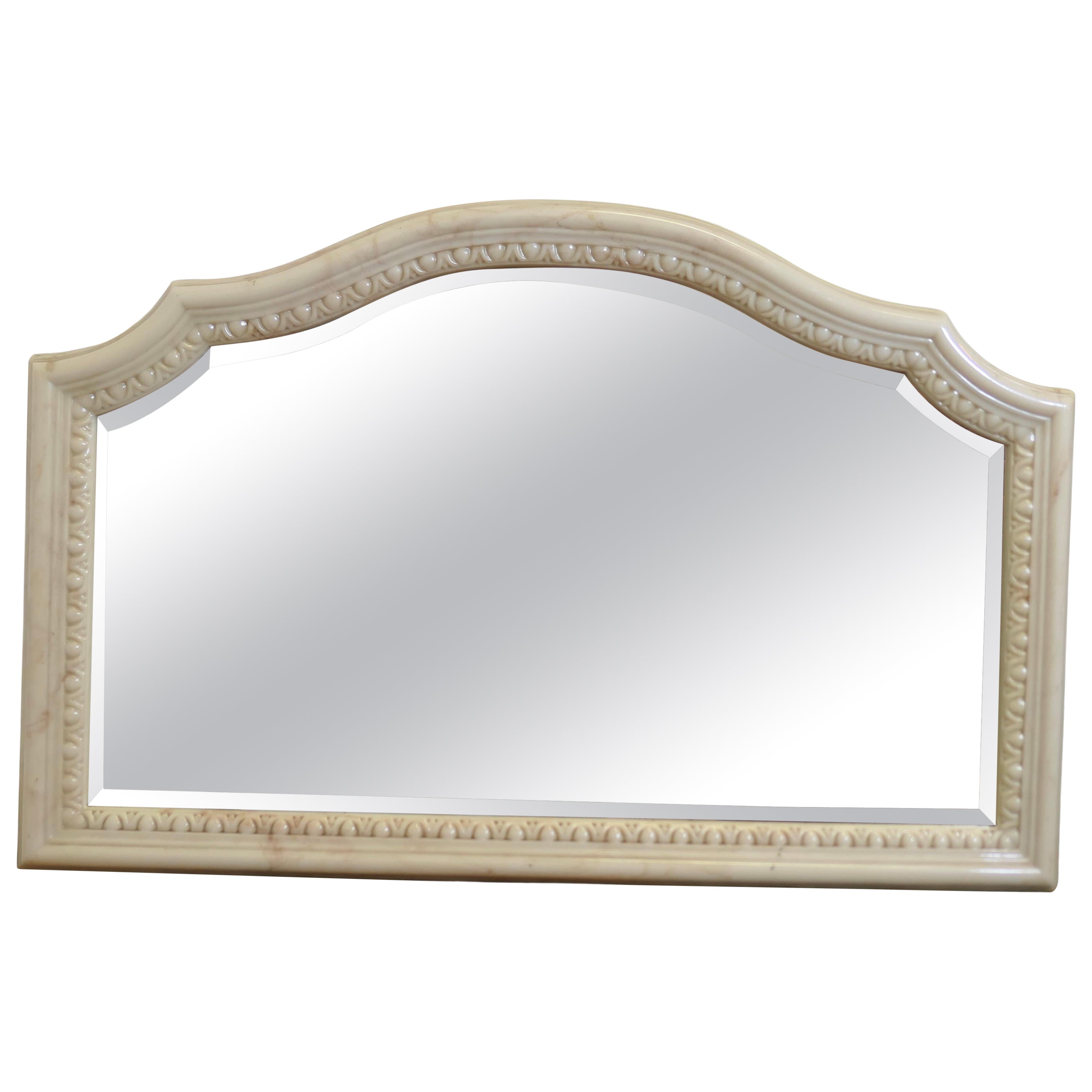 Superbe miroir de trumeau sculpté en marbre simulé