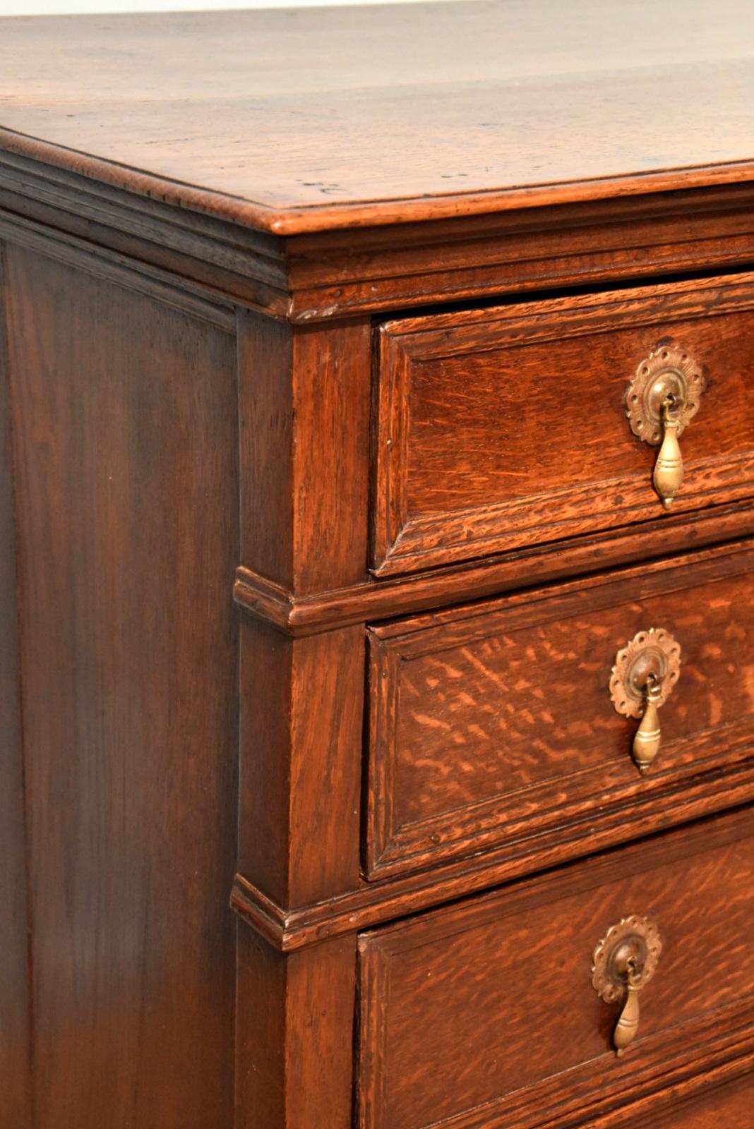 English Superb Late 17th Century Oak Chest of Drawers