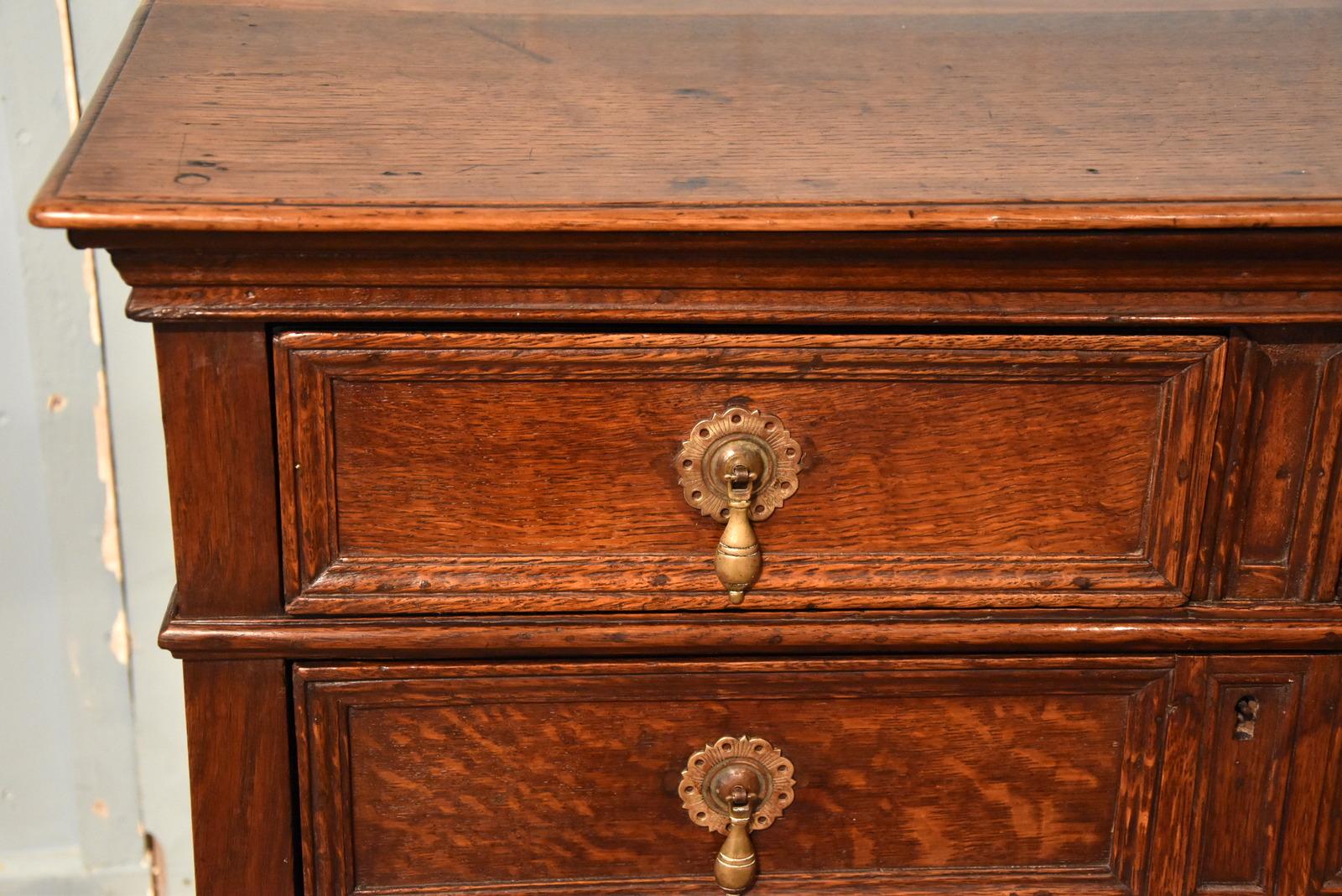 18th Century and Earlier Superb Late 17th Century Oak Chest of Drawers