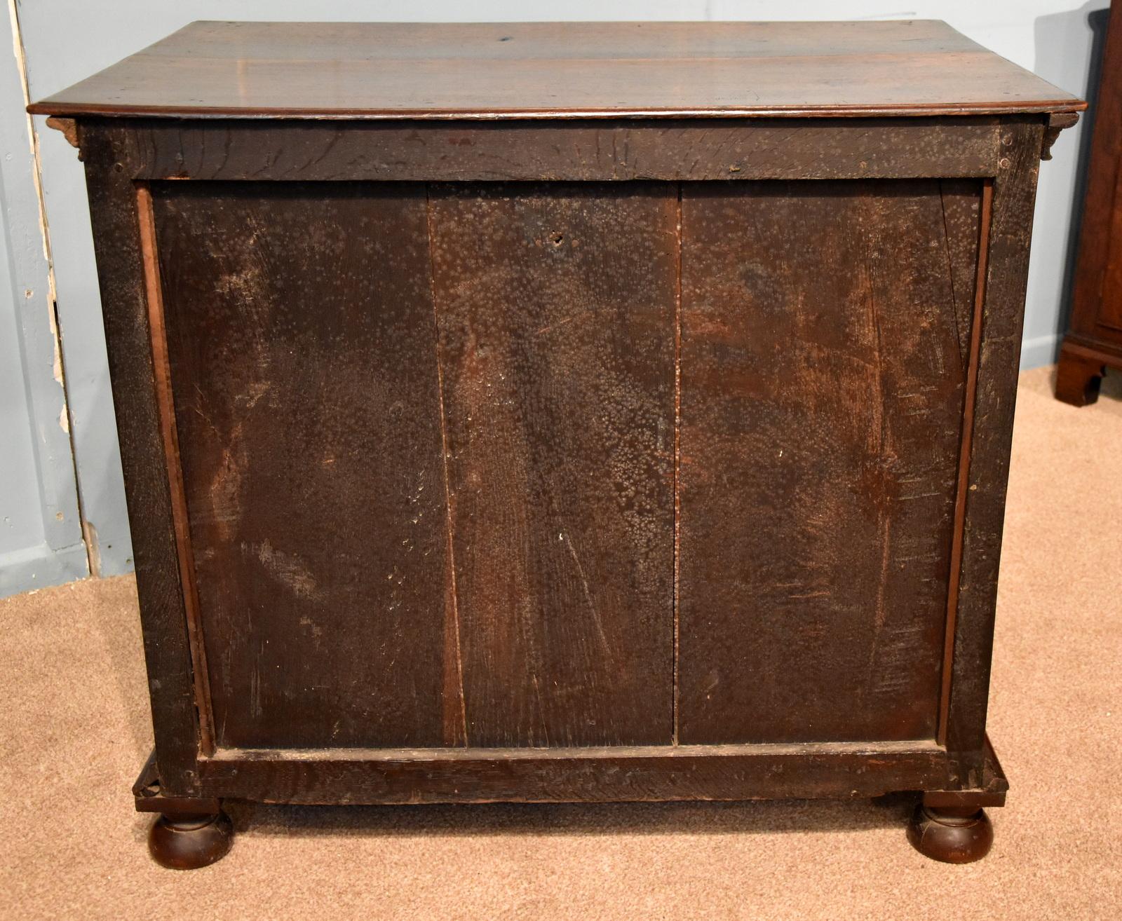 Superb Late 17th Century Oak Chest of Drawers 1