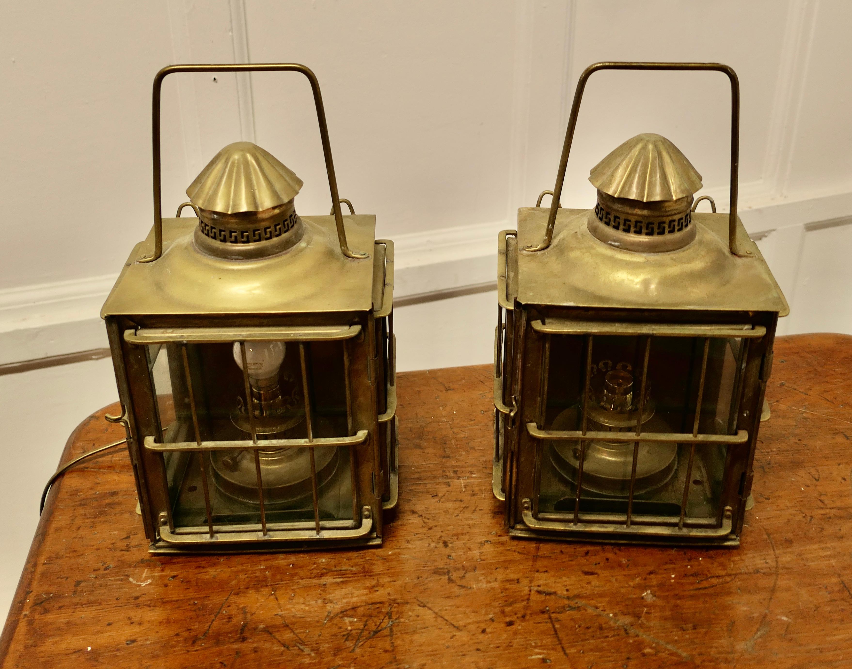 A Superb Pair of Brass Large Wall Lanterns, Carriage Lamps 1