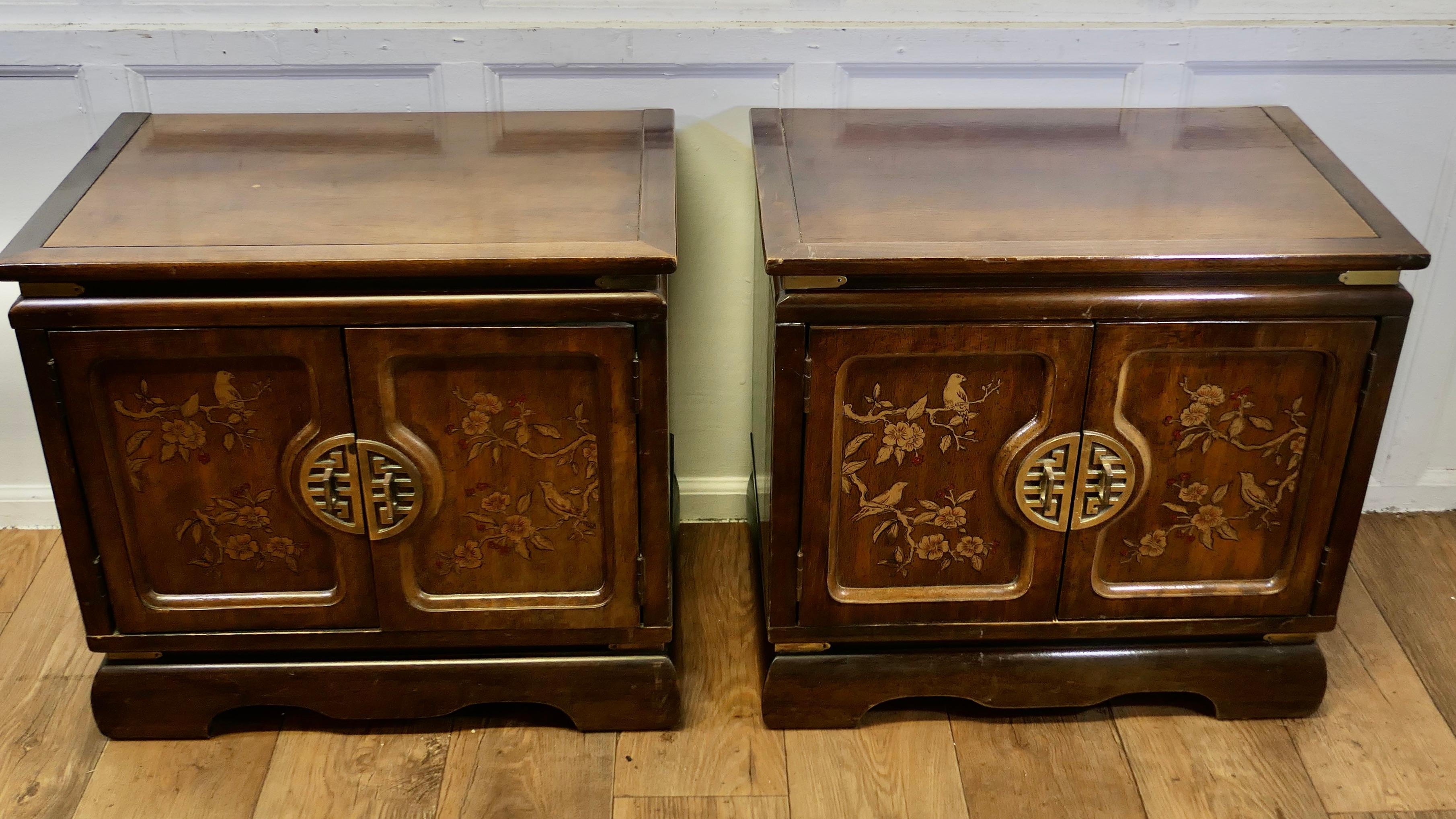 A Superb Pair of Chinoiserie Decorated Side Cabinets.     In Good Condition In Chillerton, Isle of Wight