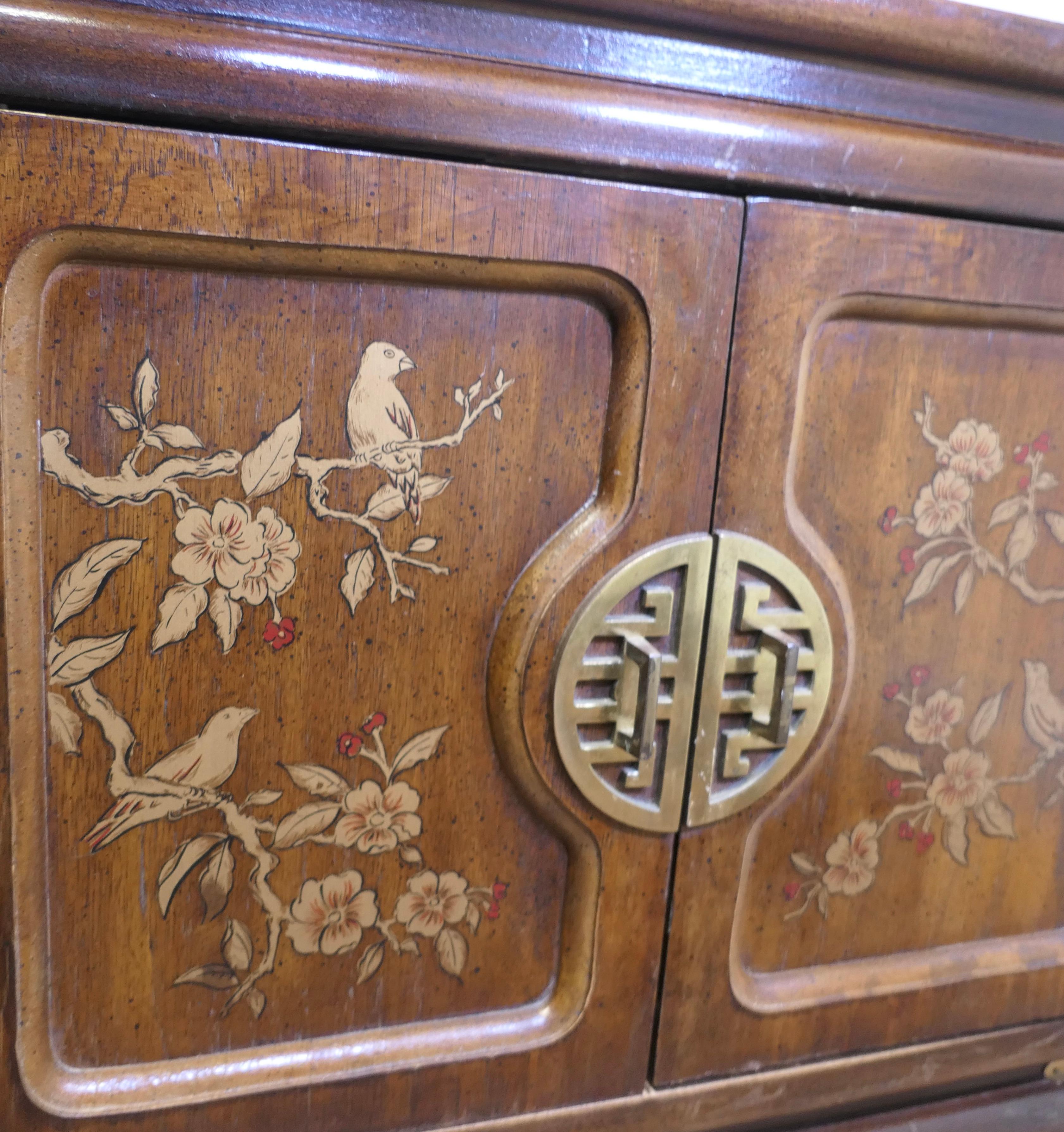 A Superb Pair of Chinoiserie Decorated Side Cabinets.     3