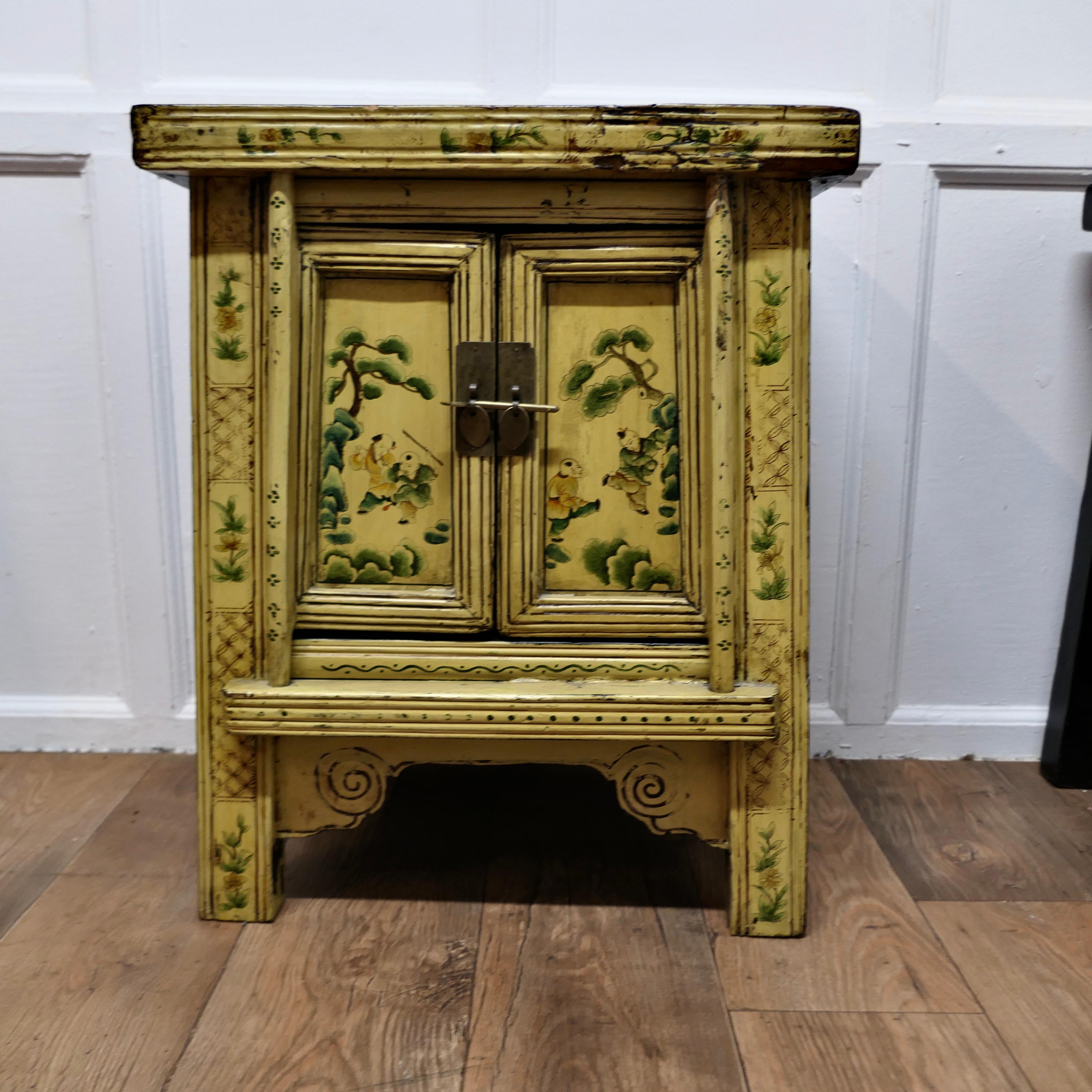 A Superb Pair of Cream Lacquered Chinoiserie Decorated Cabinets.     For Sale 8