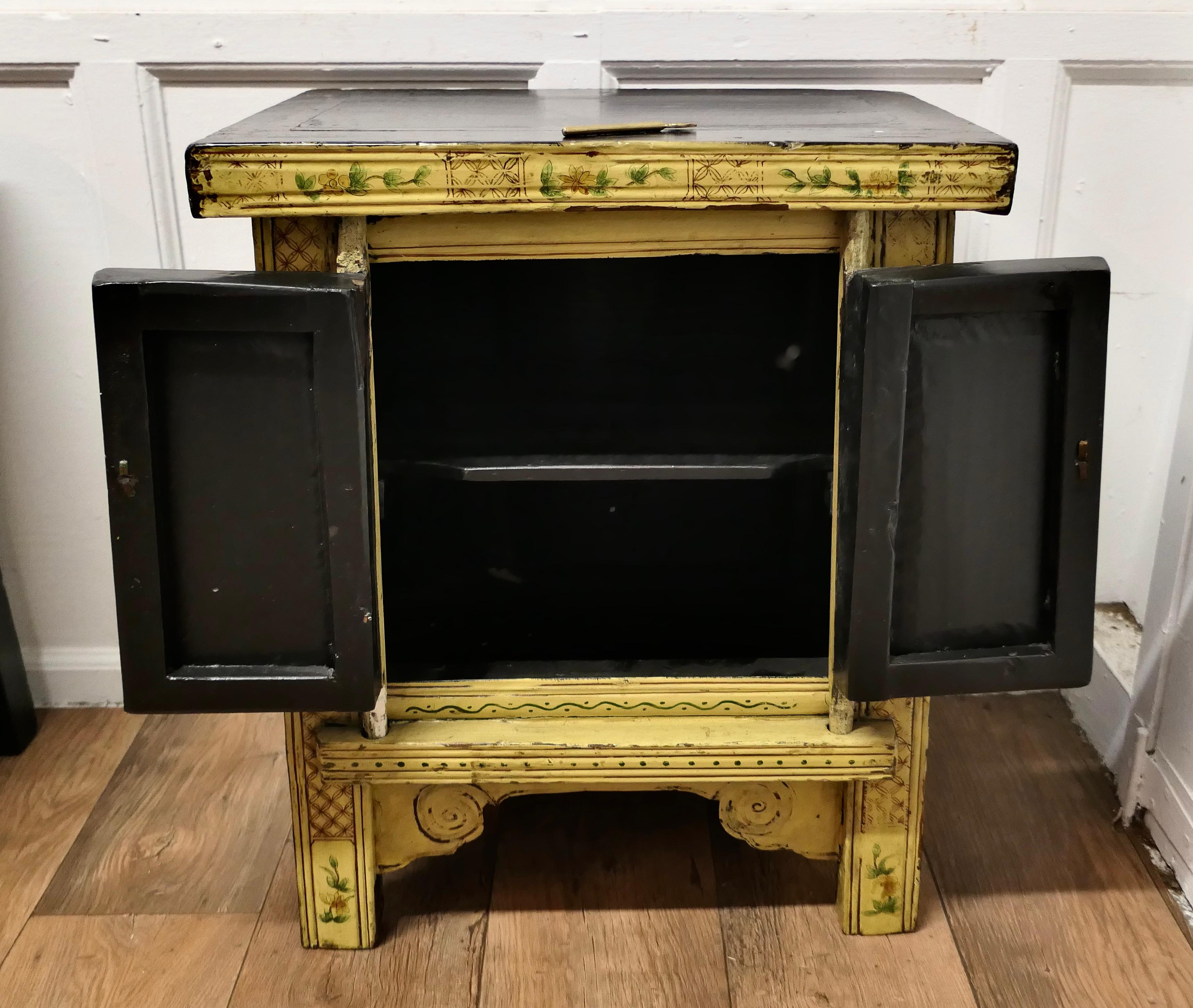 A Superb Pair of Cream Lacquered Chinoiserie Decorated Cabinets.     For Sale 2