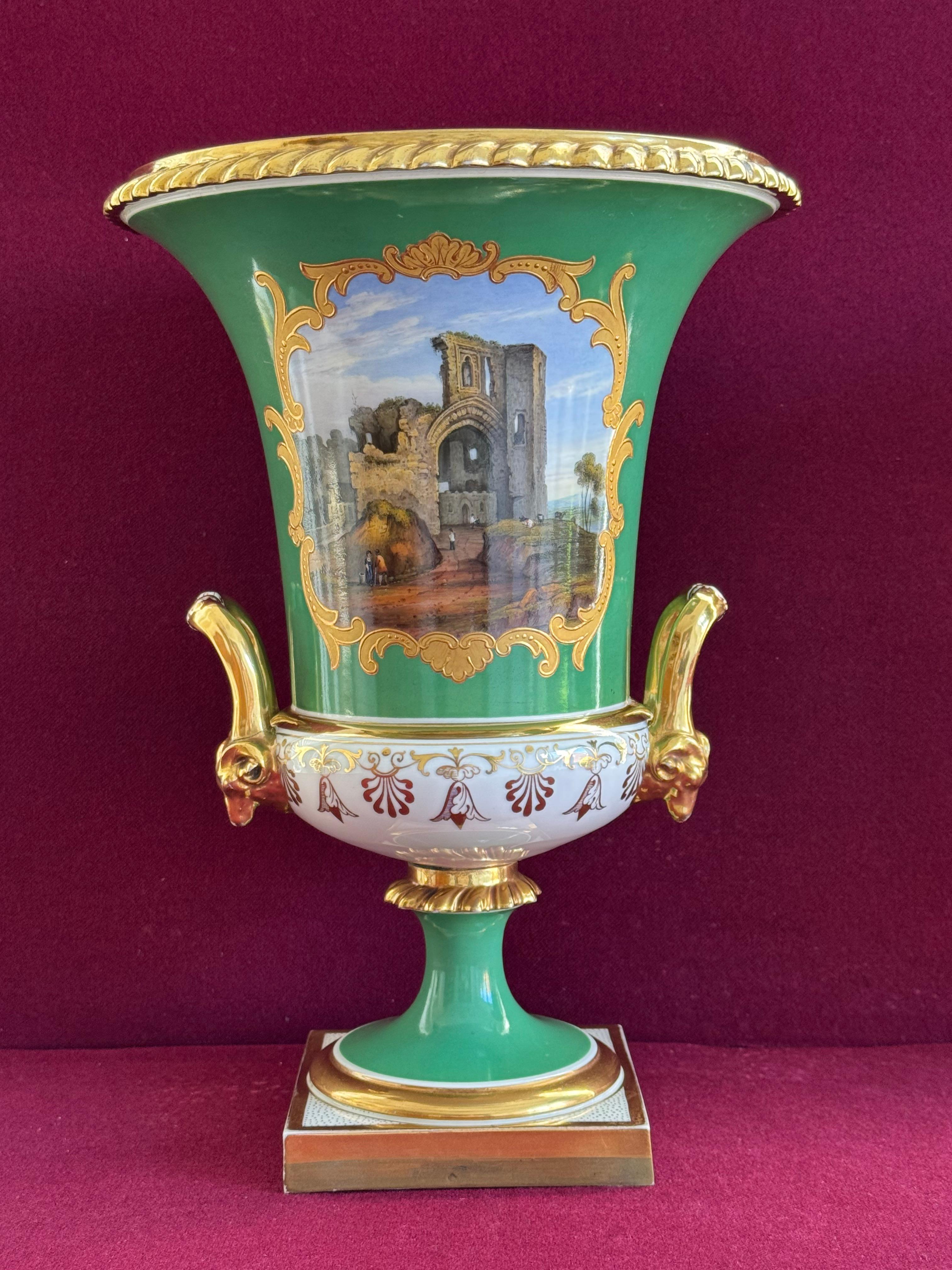 A superb pair of Flight, Barr & Barr Worcester Porcelain Topographical Vases In Good Condition For Sale In Exeter, GB