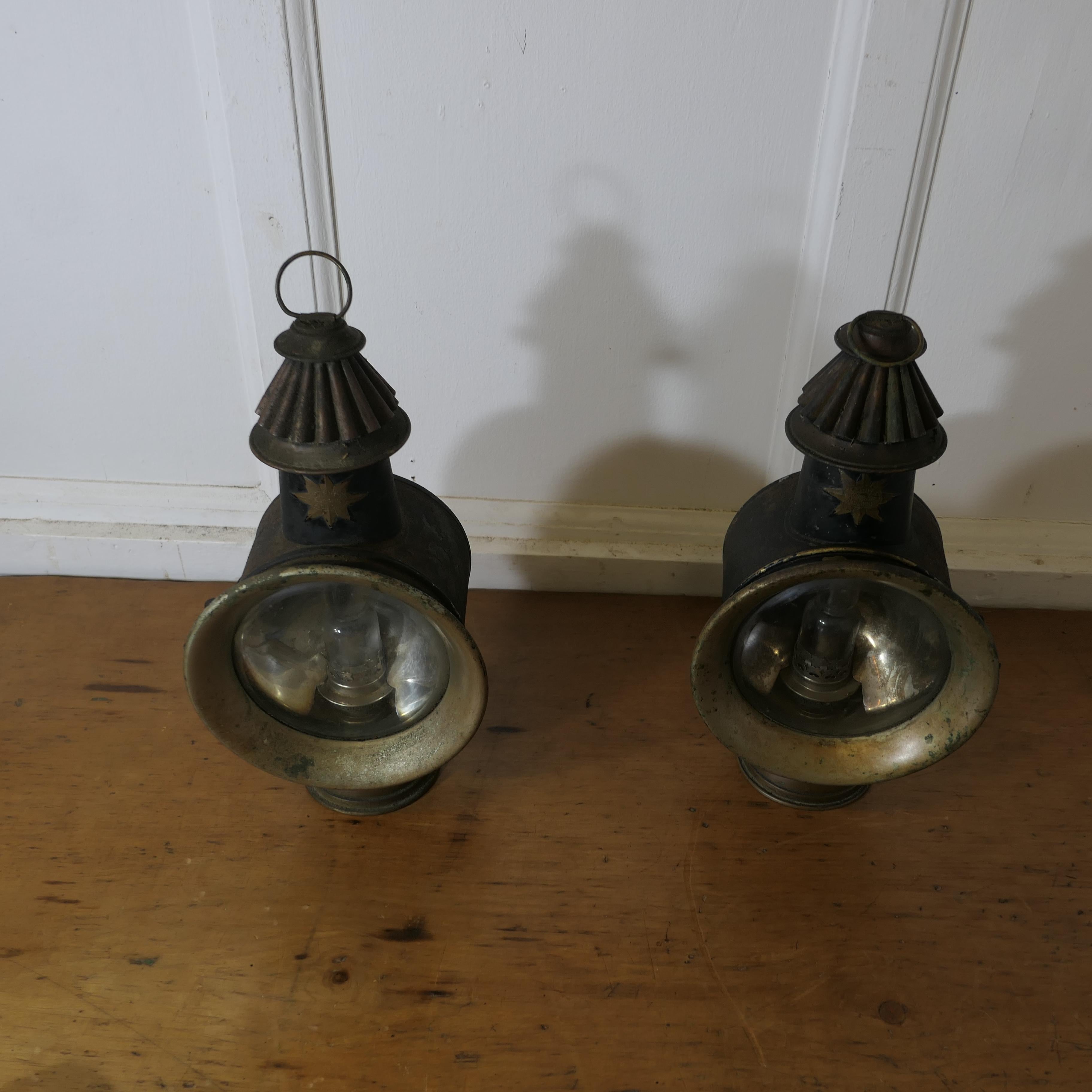 XIXe siècle Superbe paire de lampes de voiture en laiton et en fer, par Daris en vente