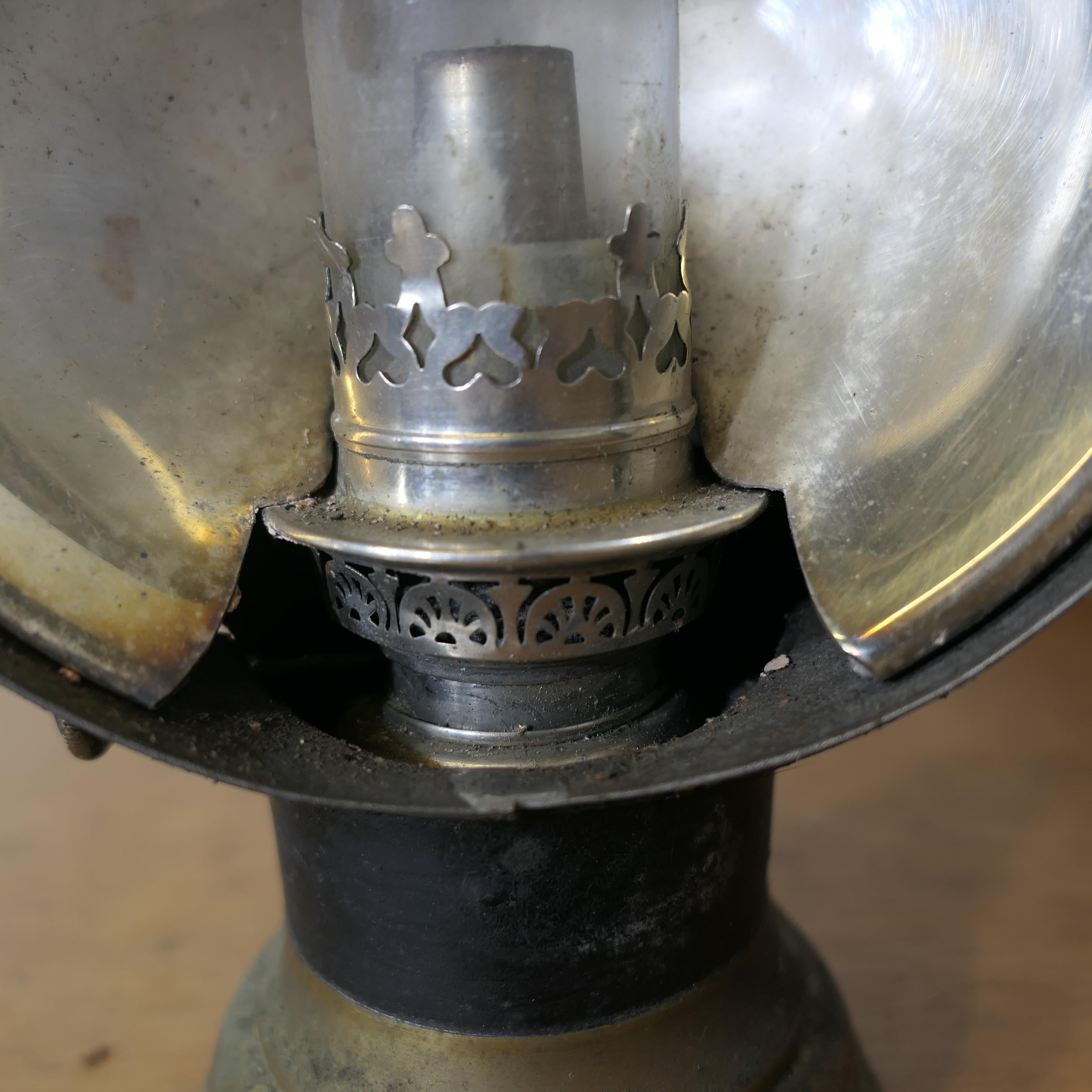 Superbe paire de lampes de voiture en laiton et en fer, par Daris en vente 2