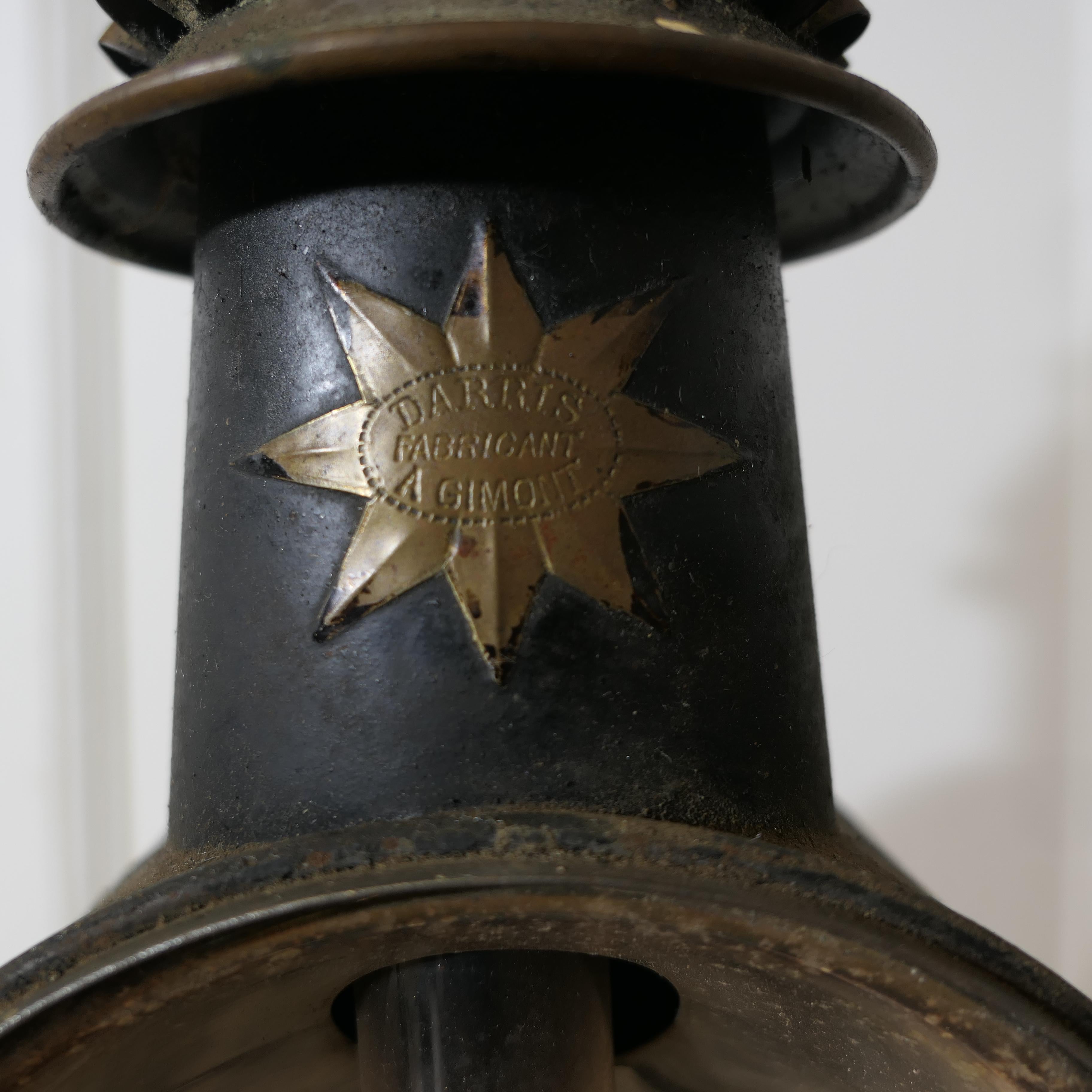 Superbe paire de lampes de voiture en laiton et en fer, par Daris en vente 3
