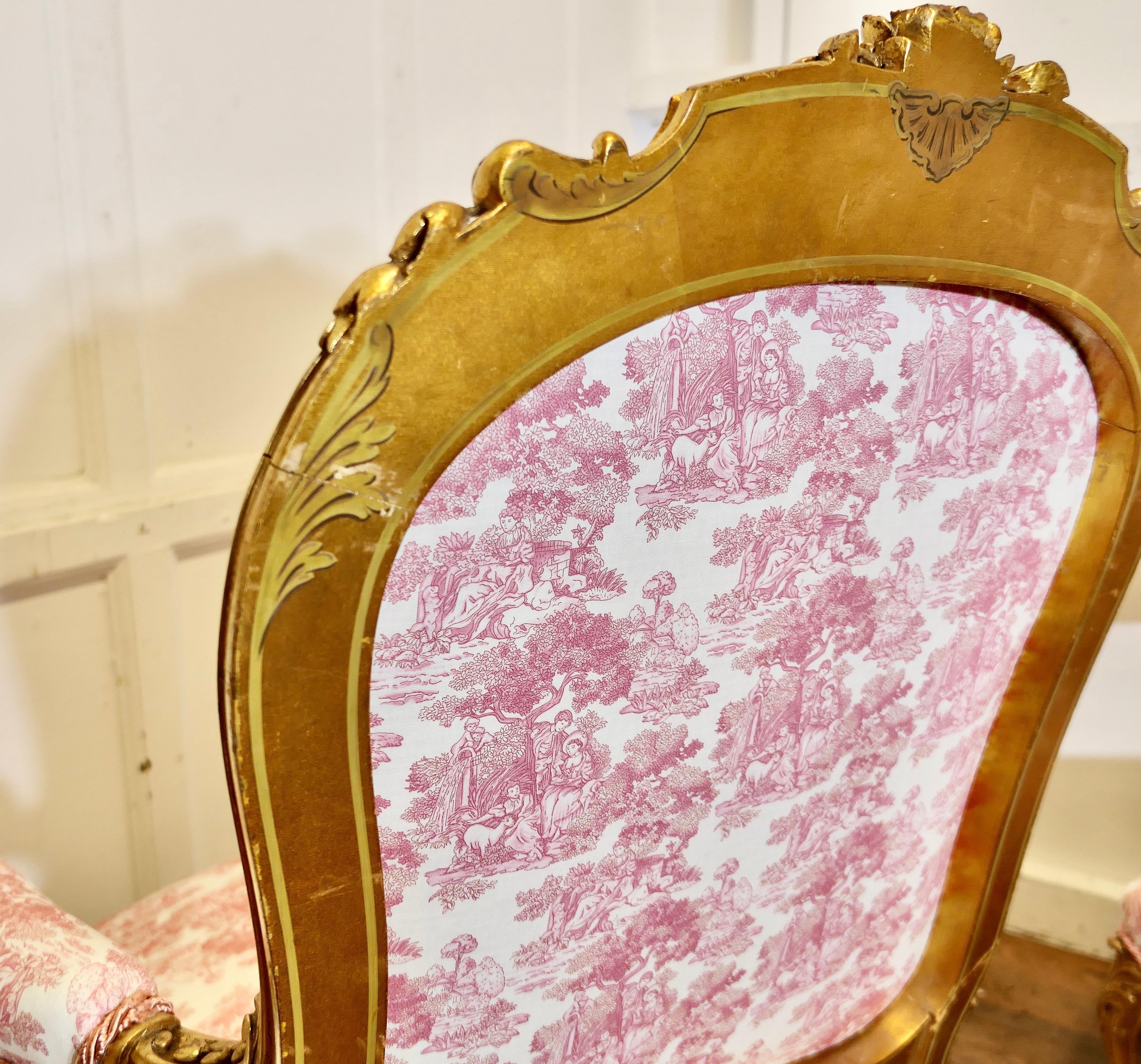 Magnífico par de sillones de salón franceses dorados Napoleón III en venta 4