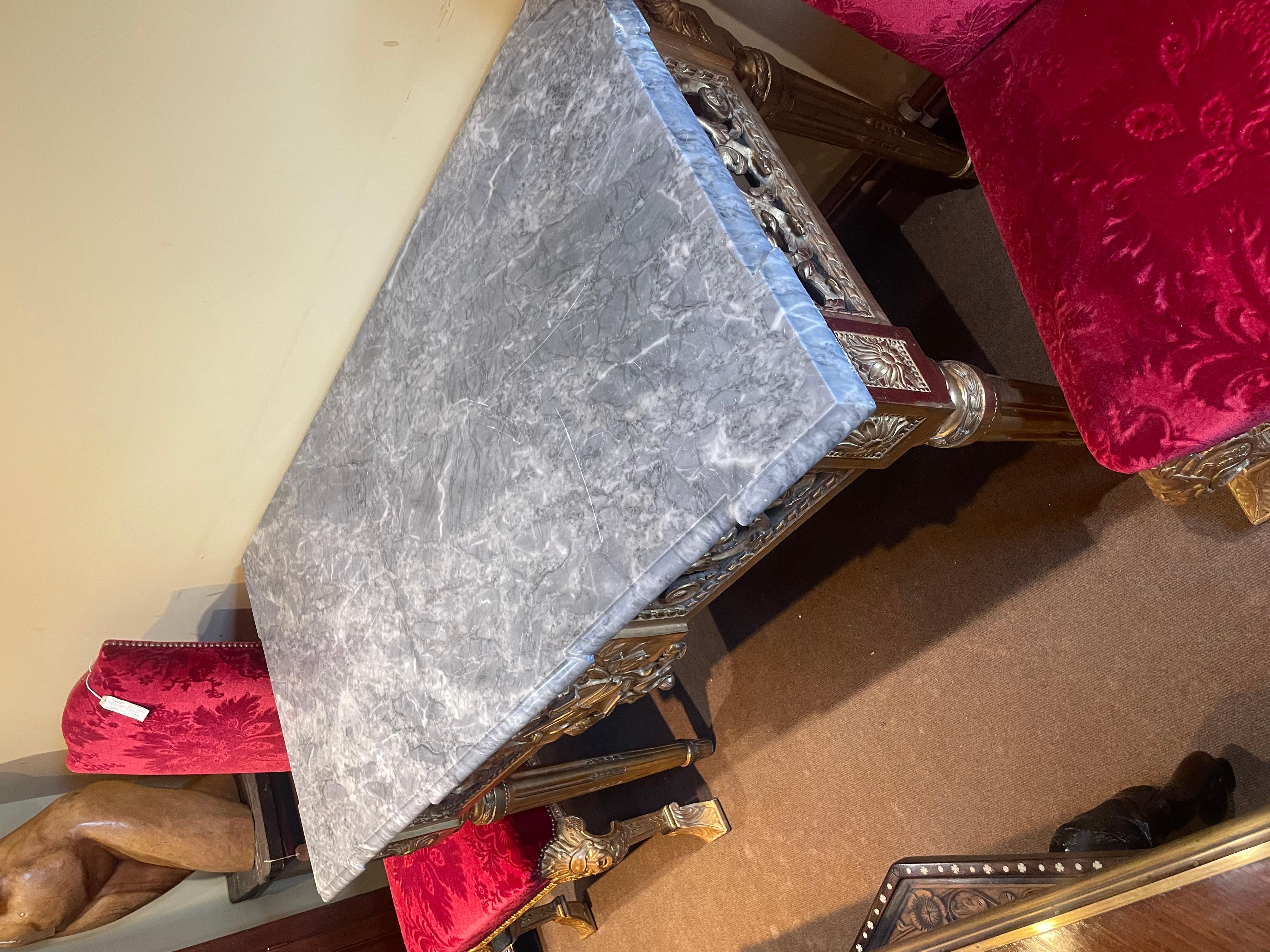 A superb quality 18th Century Italian giltwood console table For Sale 9