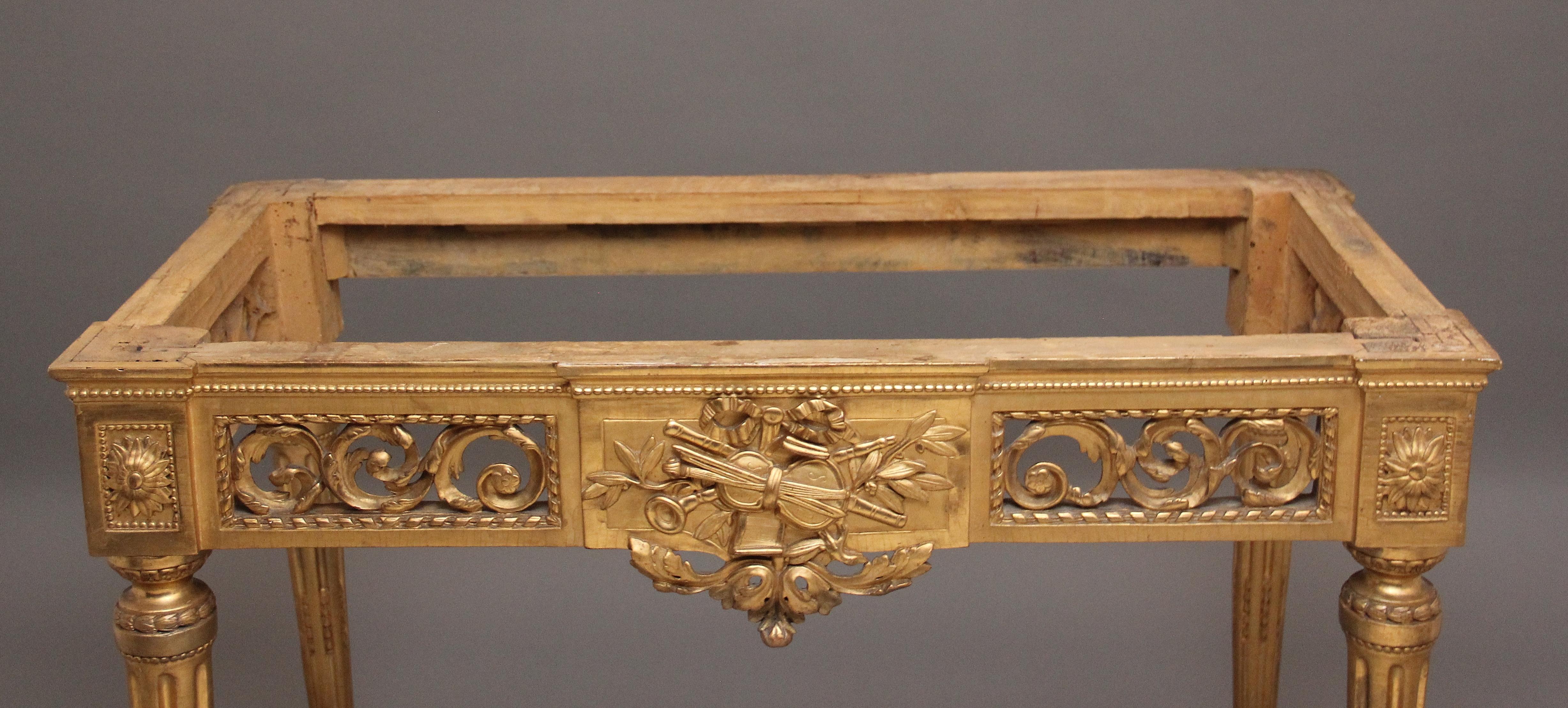 Consola italiana de madera dorada del siglo XVIII de magnífica calidad en venta 11