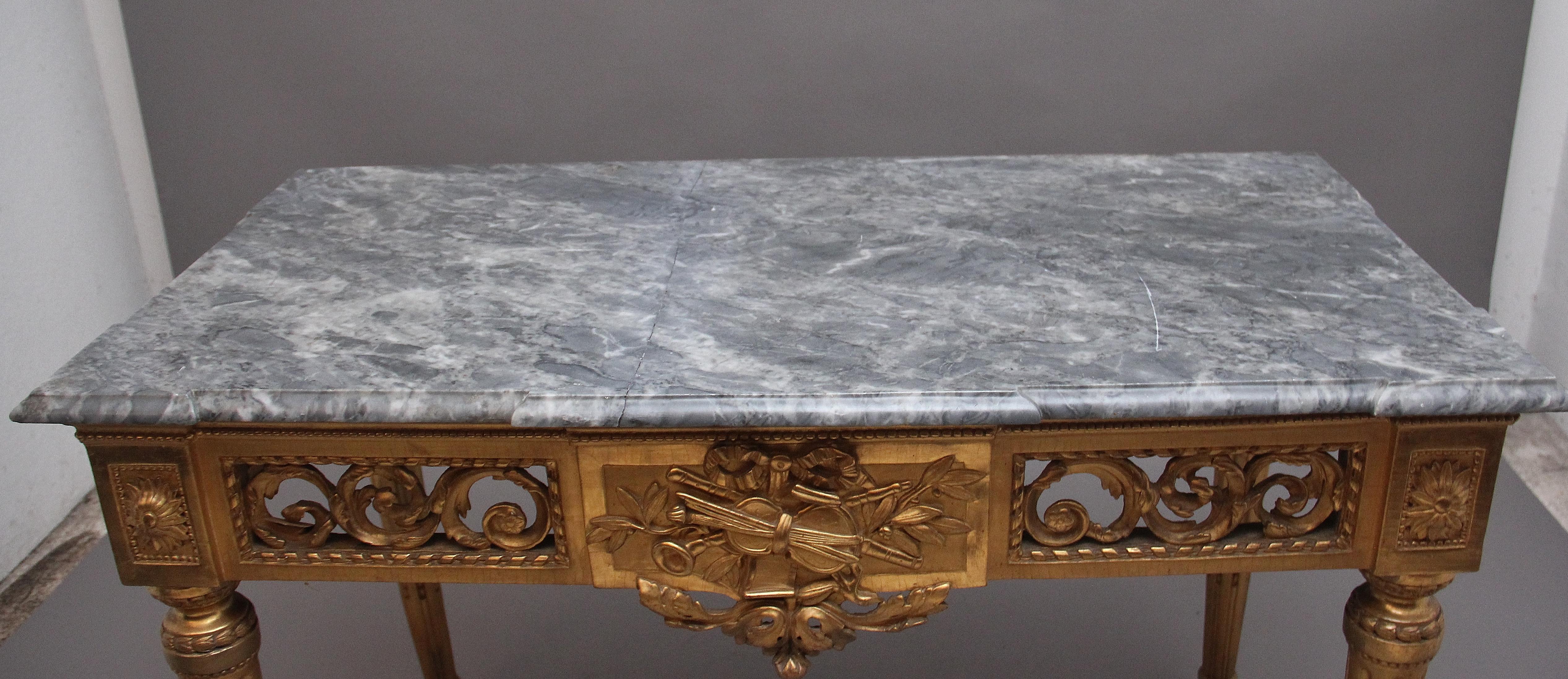 Consola italiana de madera dorada del siglo XVIII de magnífica calidad en venta 2