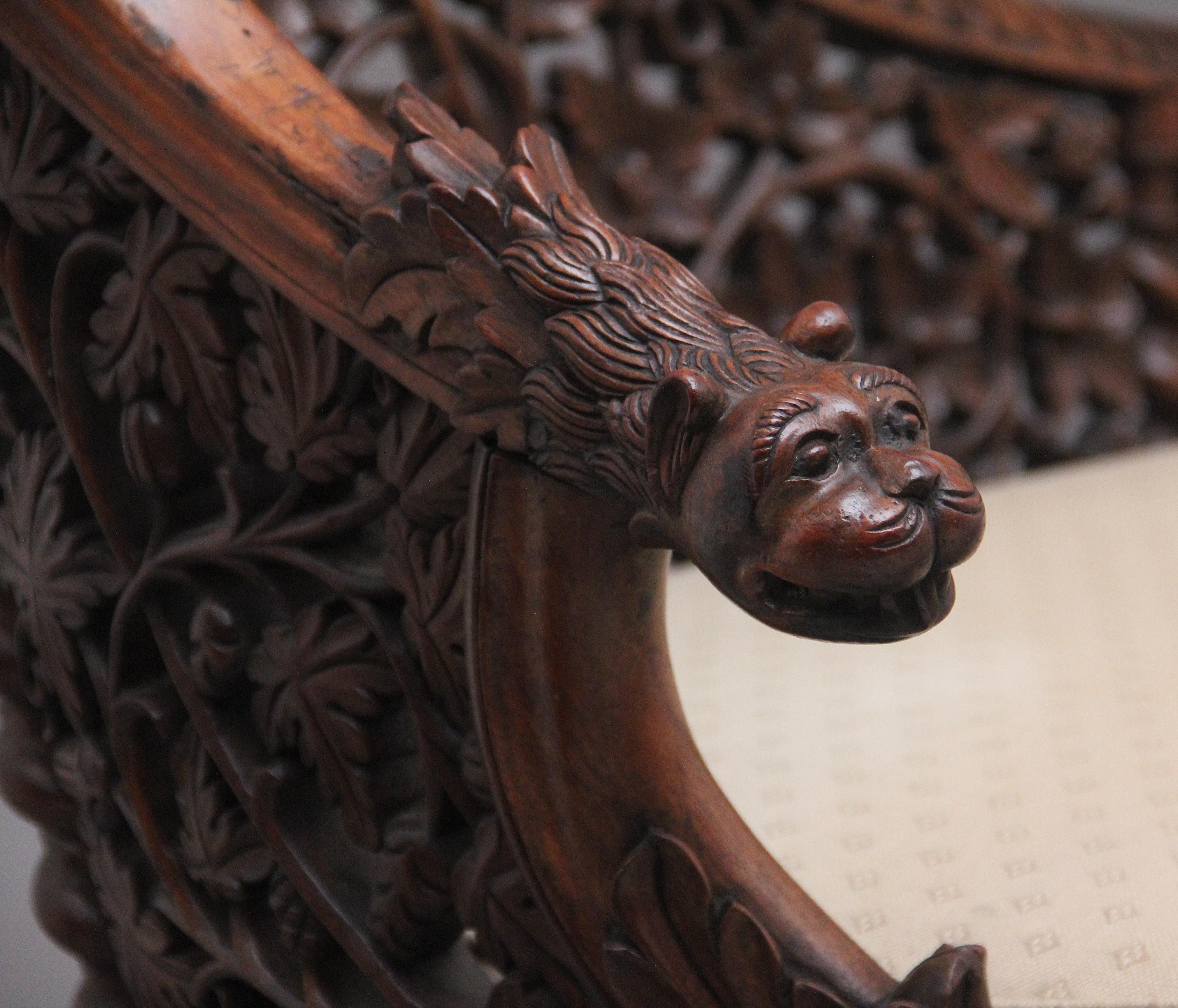 Superb Quality 19th Century Anglo-Indian Carved Sofa 7