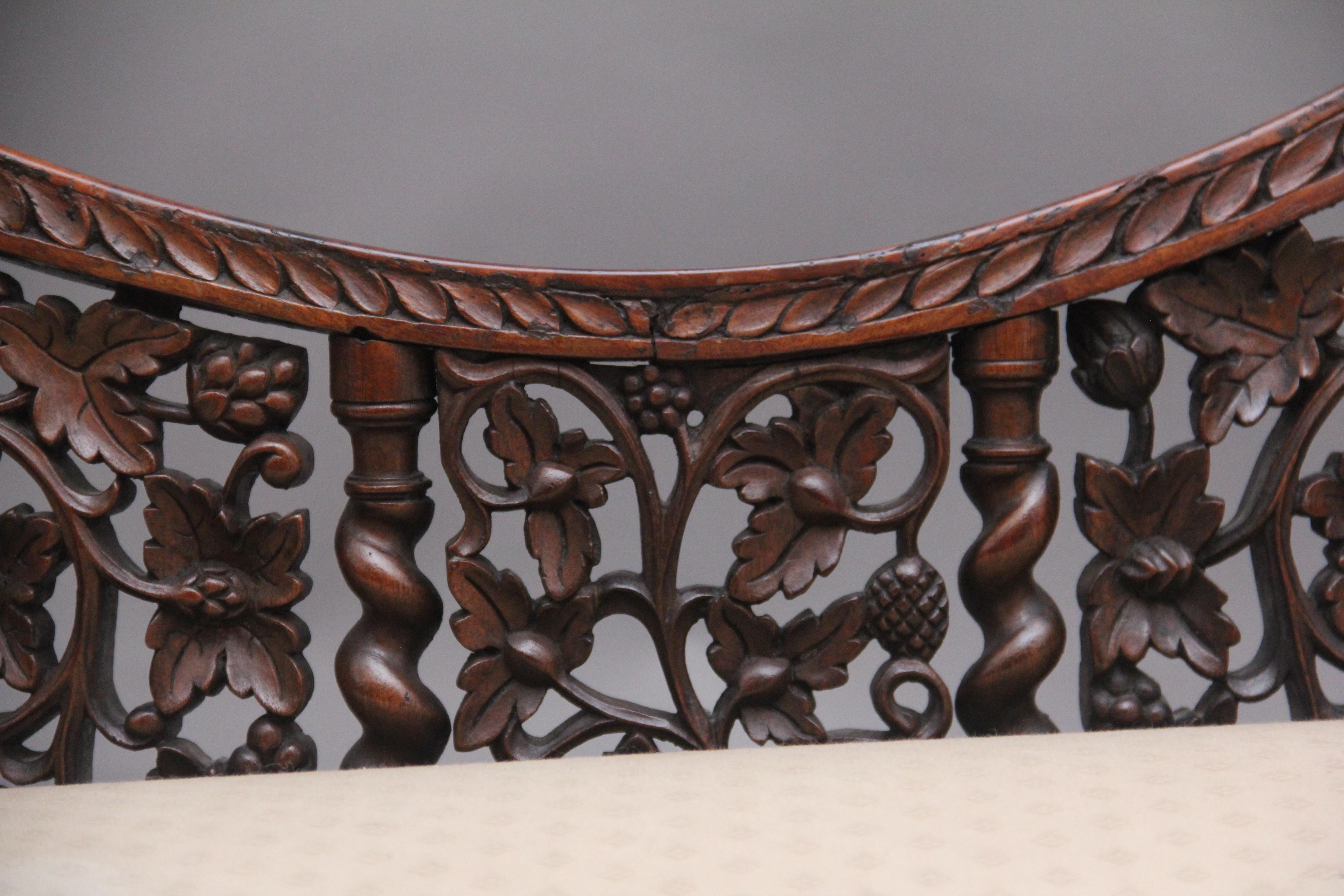 Superb Quality 19th Century Anglo-Indian Carved Sofa 3