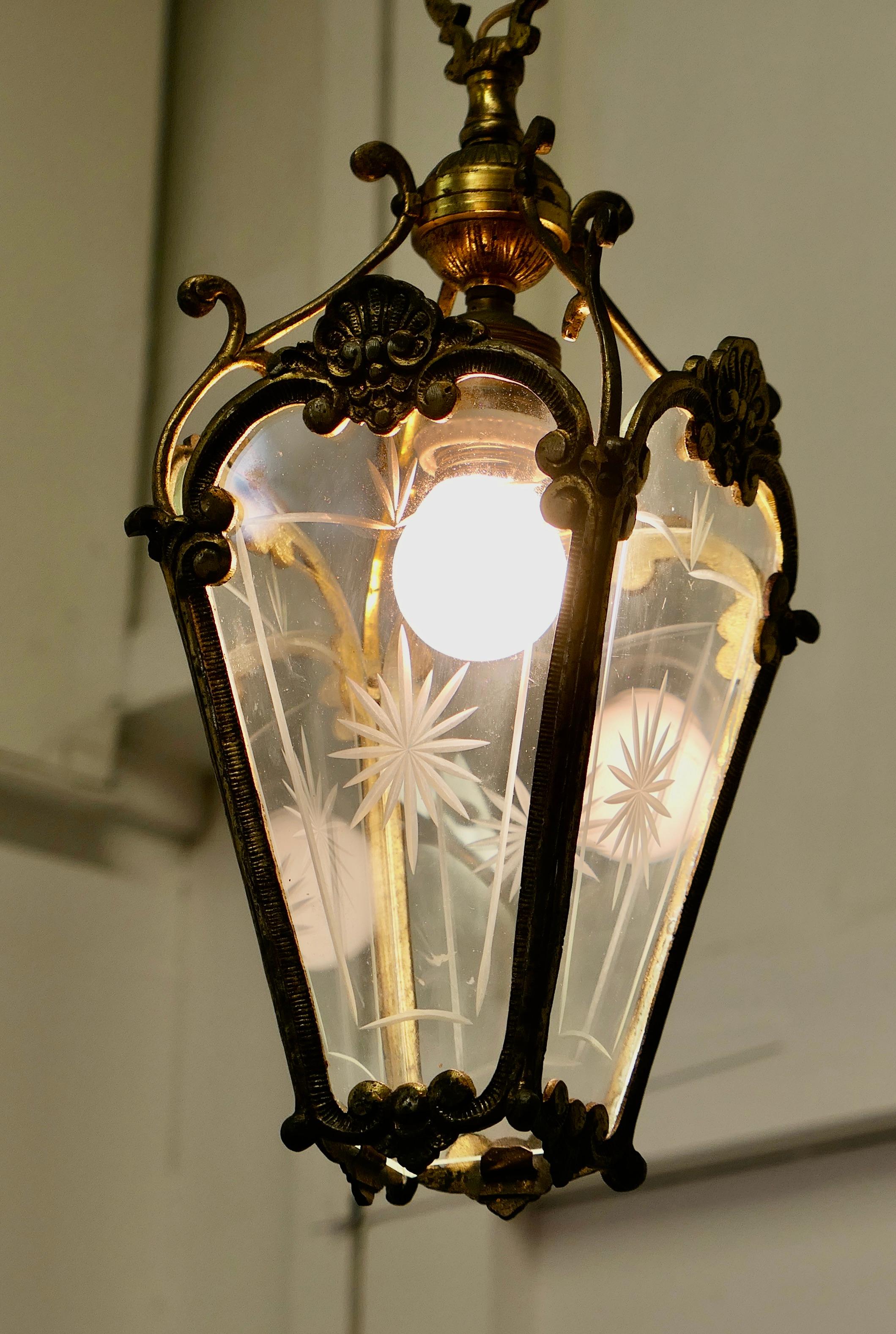 A Superb Quality Brass and Etched Glass Lantern    For Sale 5