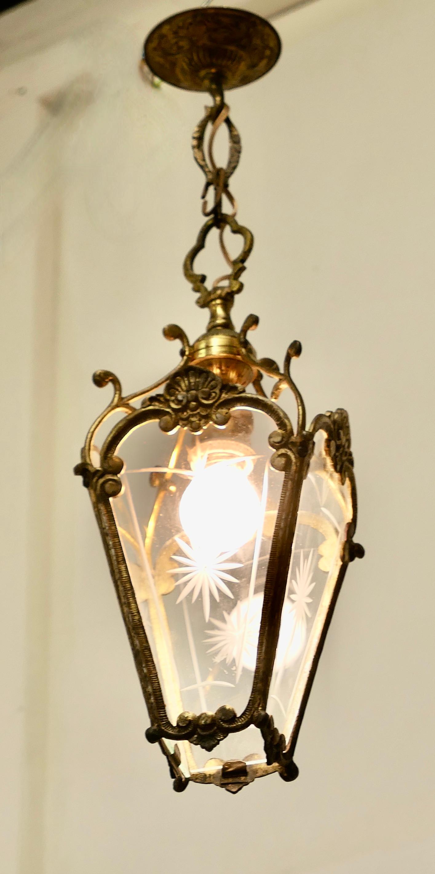 A Superb Quality Brass and Etched Glass Lantern    For Sale 4