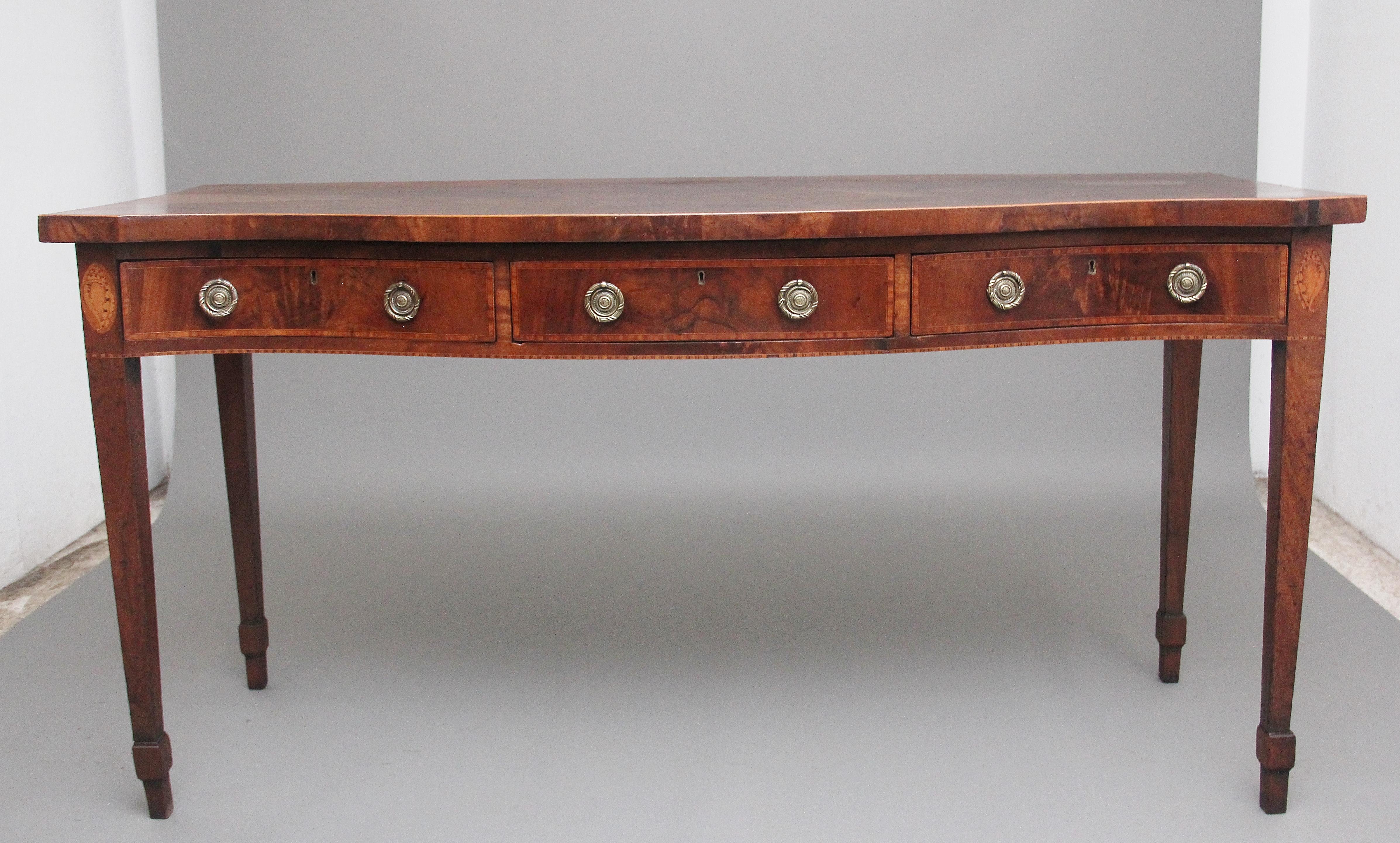 Superb Quality Early 19th Century Mahogany Serpentine Serving Table 6