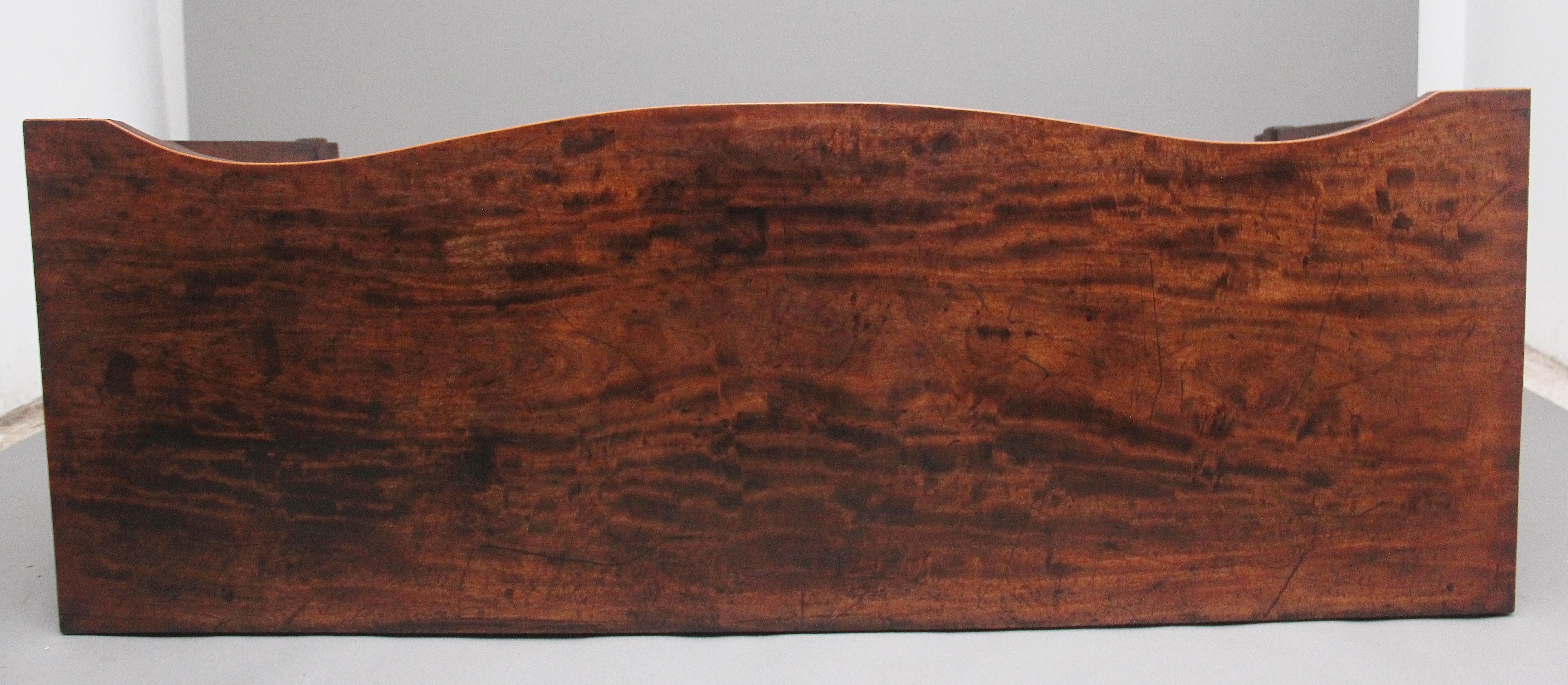 Superb Quality Early 19th Century Mahogany Serpentine Serving Table 4