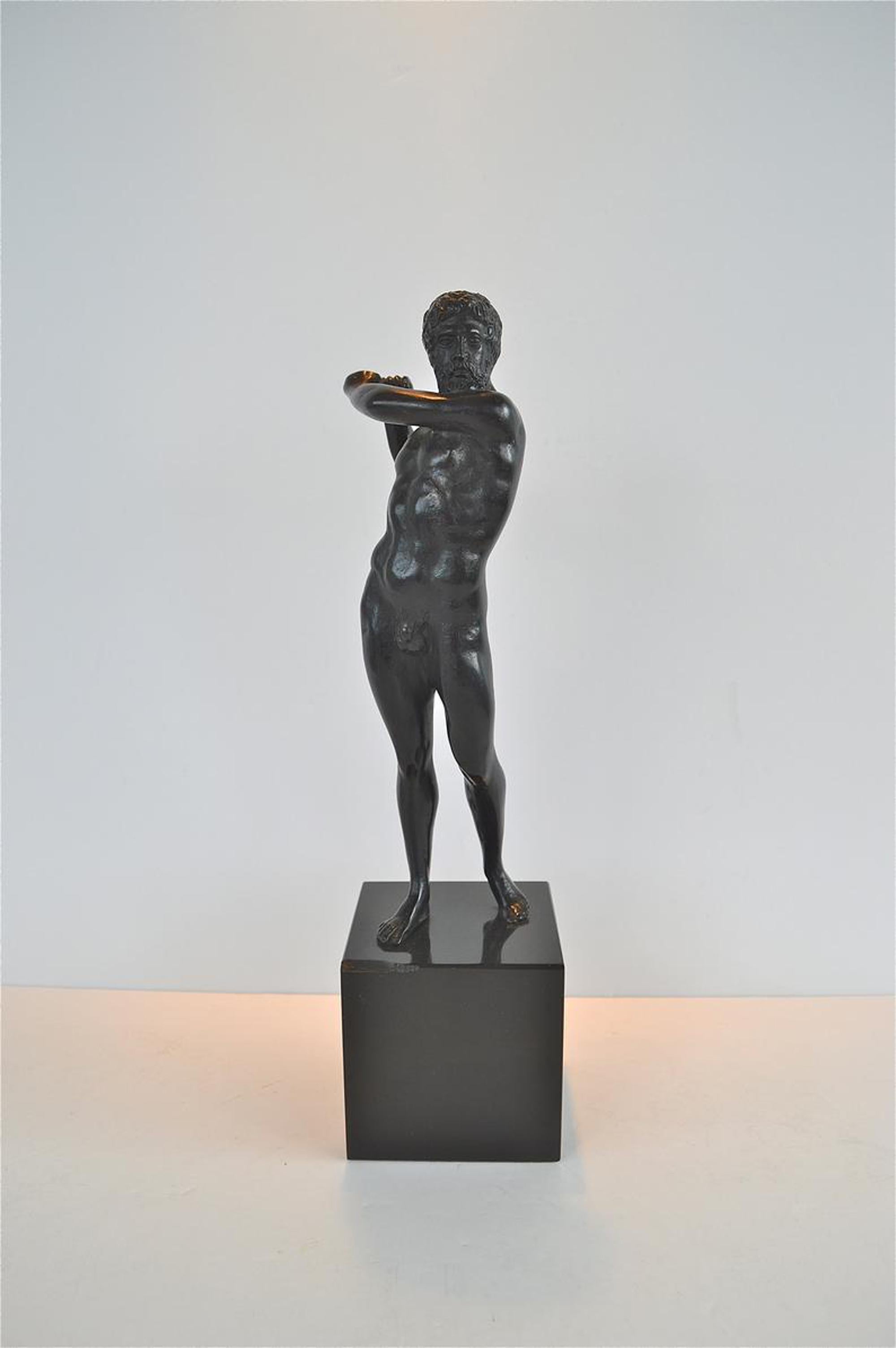 Bronze Superb Quality Statue of a Classical Greek Man