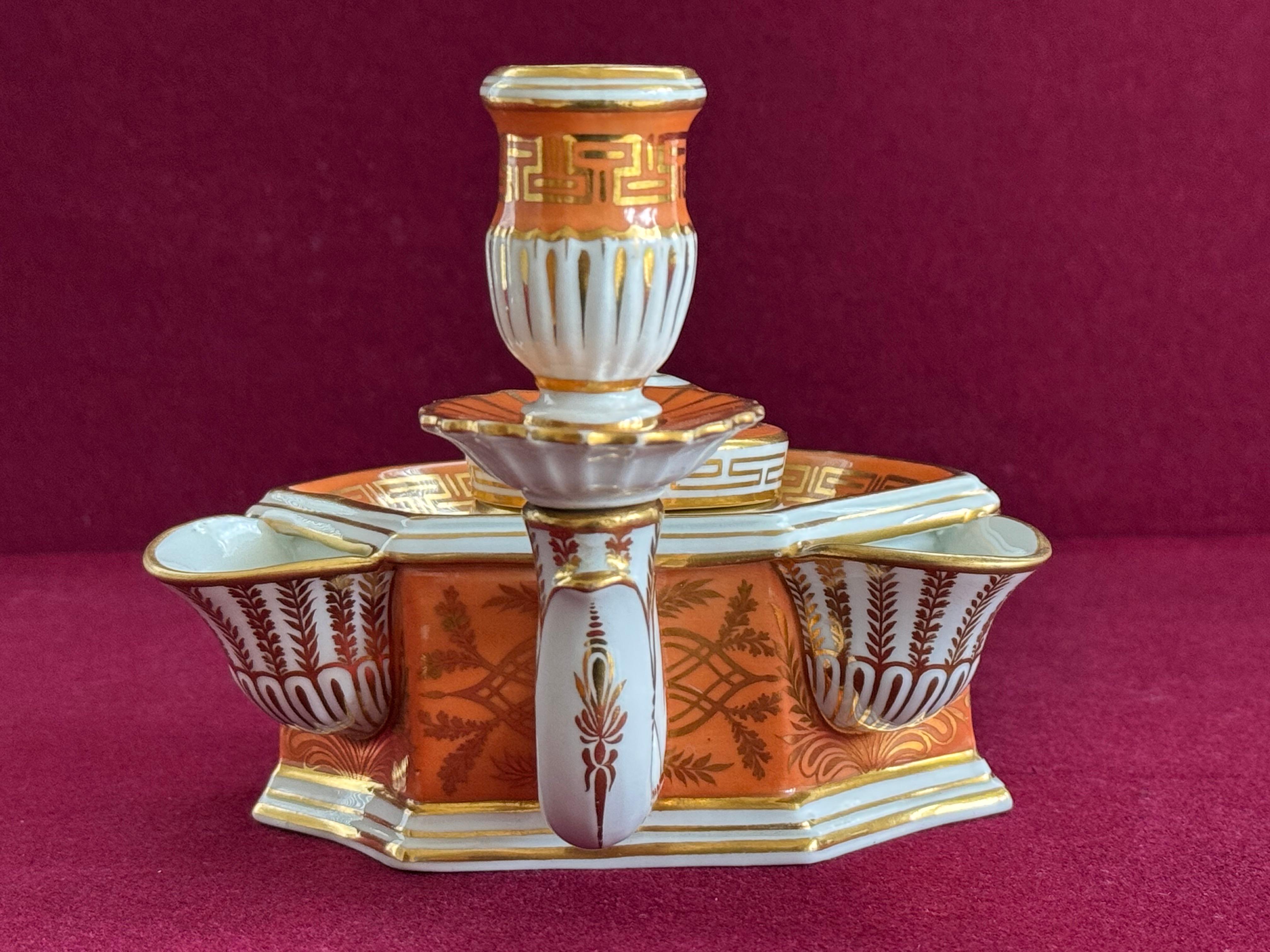Un soberbio y raro tintero de porcelana de Flight, Barr & Worcester, c.1800 Pintado a mano en venta