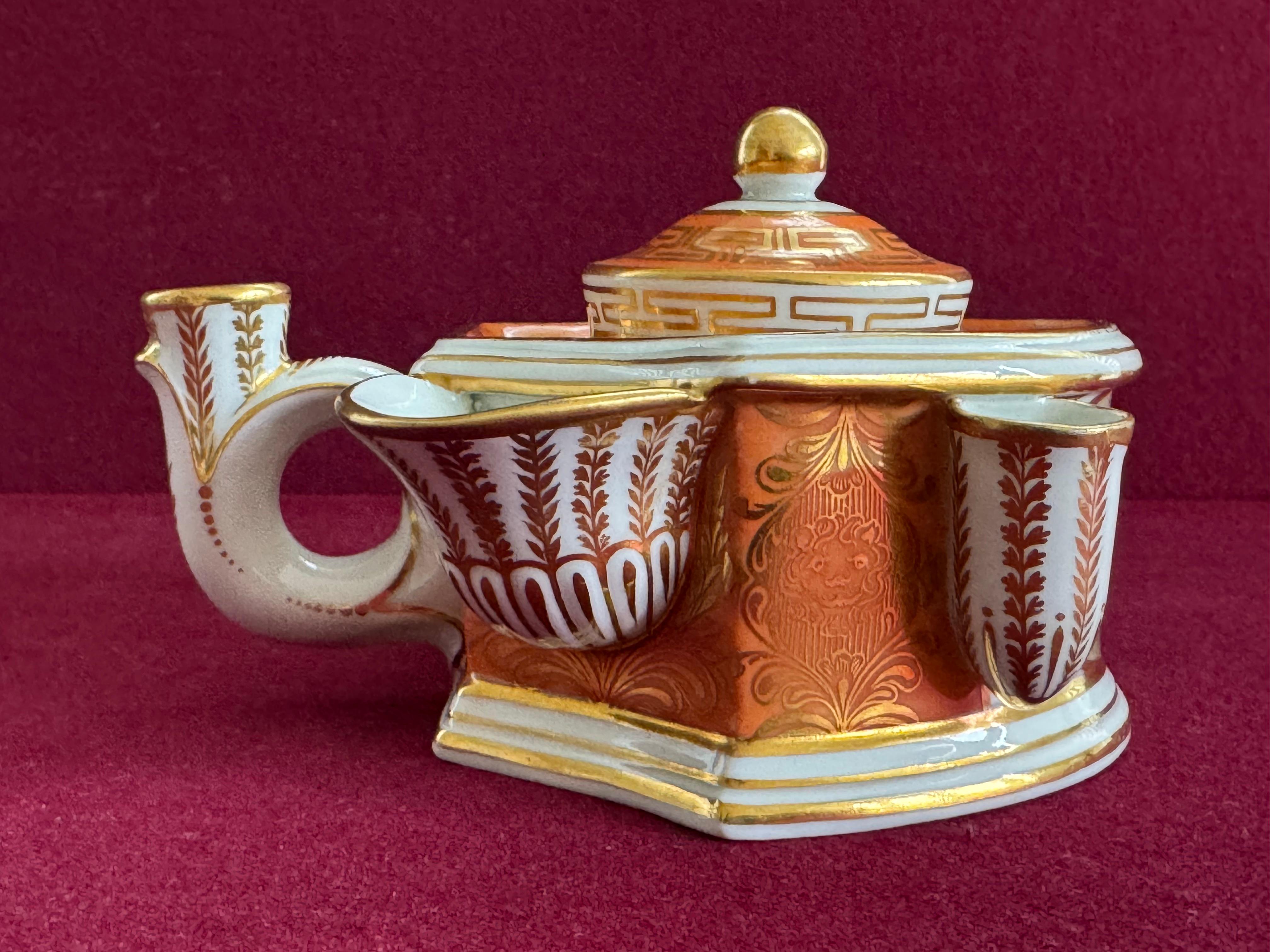 Un soberbio y raro tintero de porcelana de Flight, Barr & Worcester, c.1800 en venta 1