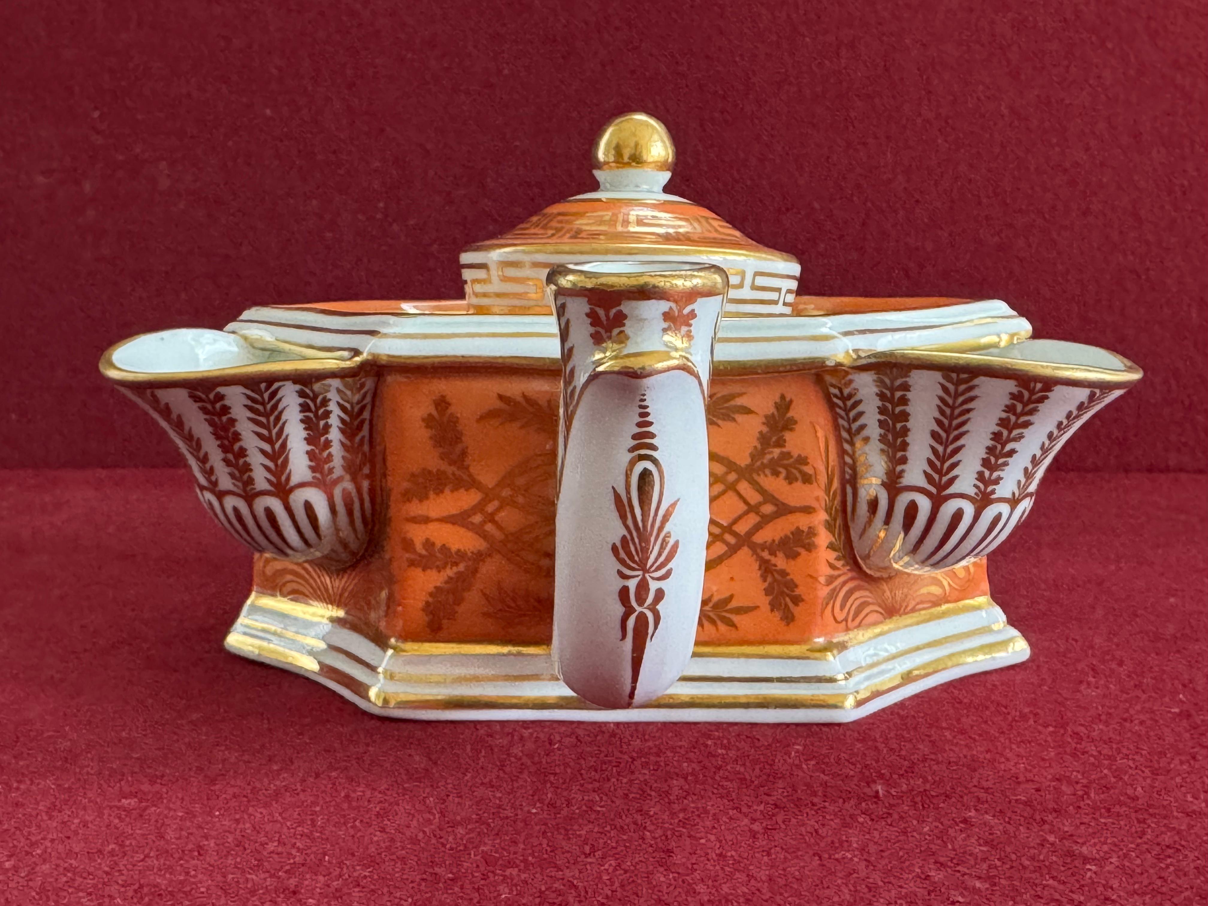 Un soberbio y raro tintero de porcelana de Flight, Barr & Worcester, c.1800 en venta 2