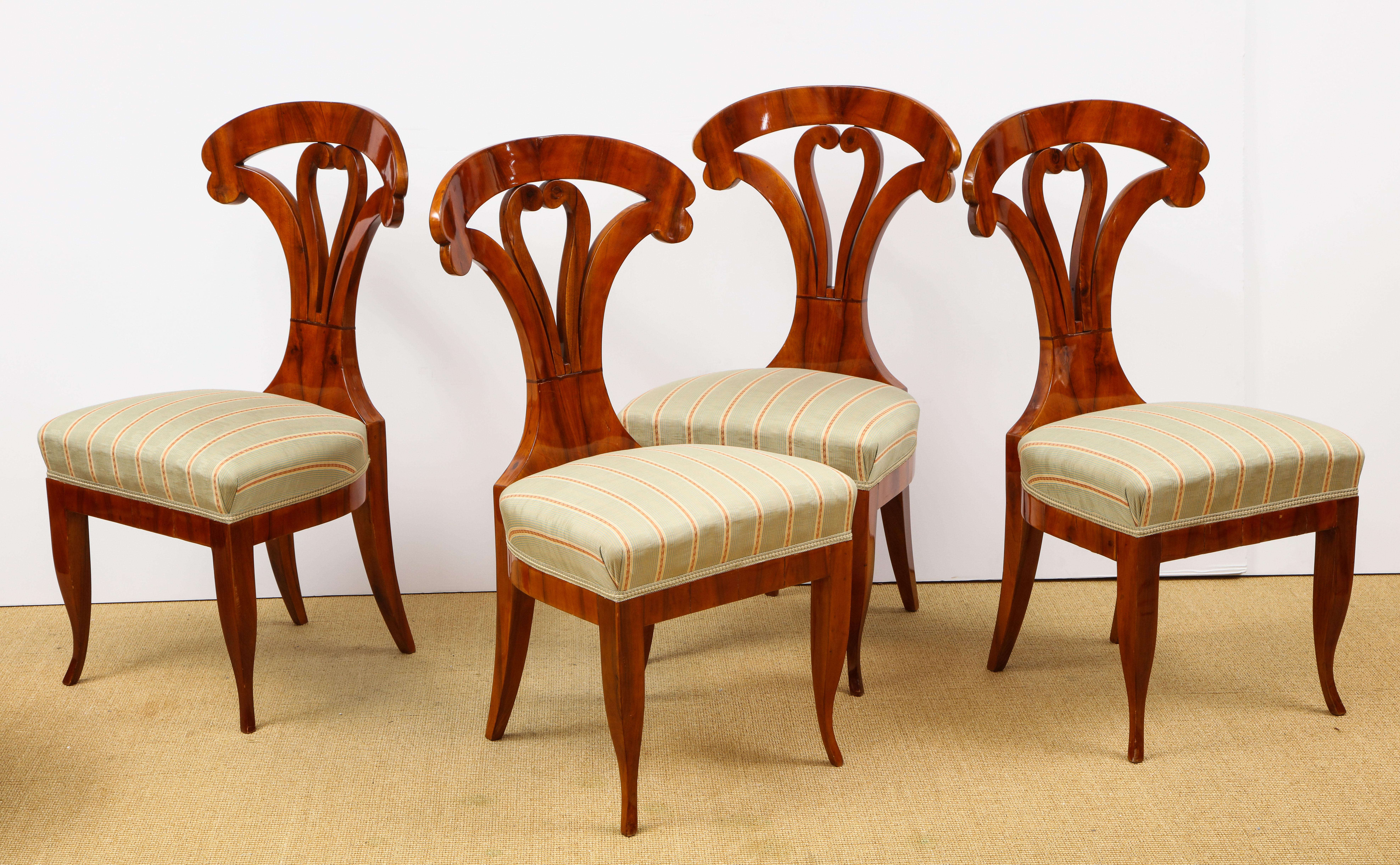 Superb Set of 4 Biedermeier Side Chairs, Attributed to Josef Danhauser In Good Condition In New York, NY