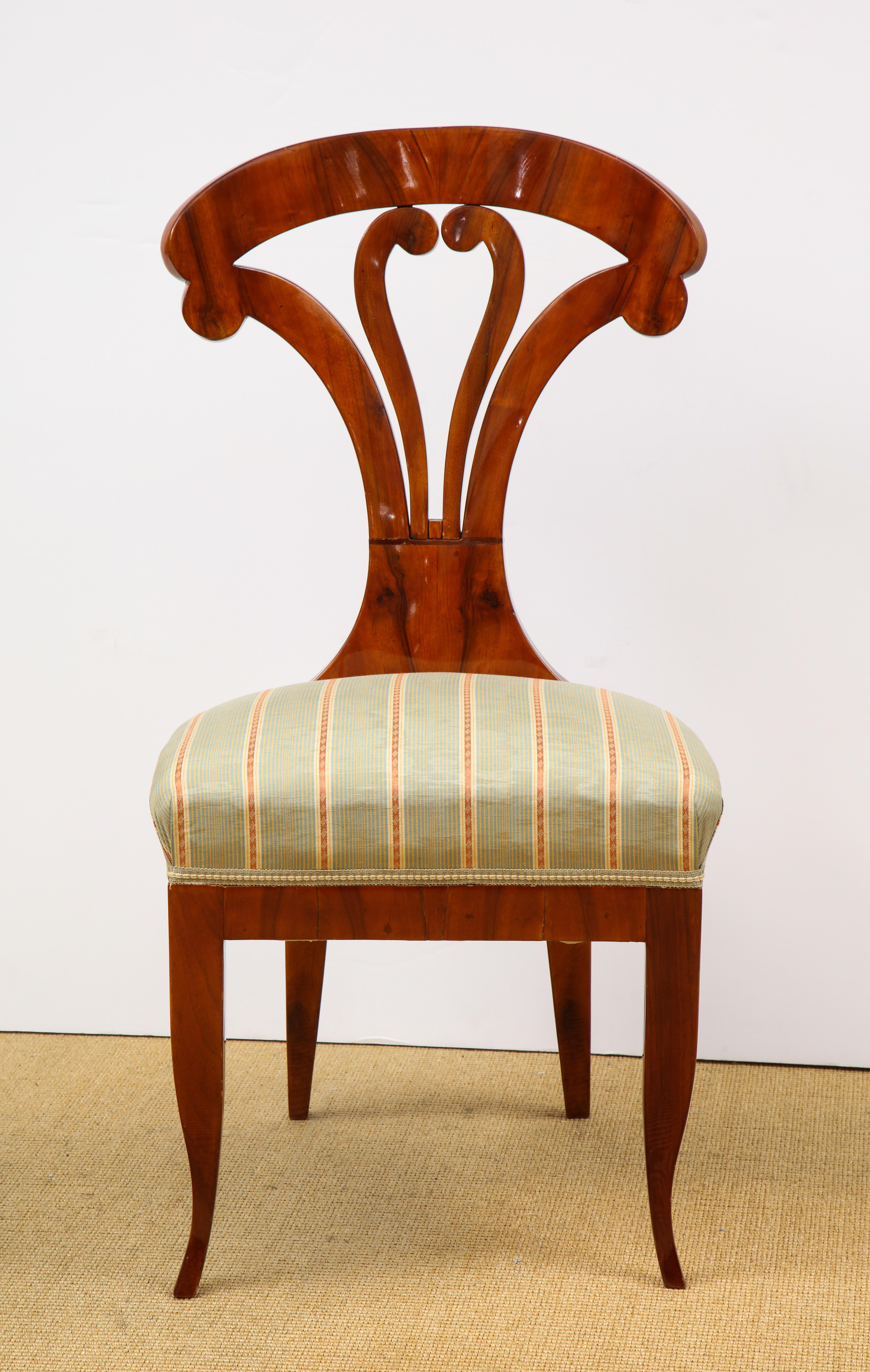 Walnut Superb Set of 4 Biedermeier Side Chairs, Attributed to Josef Danhauser