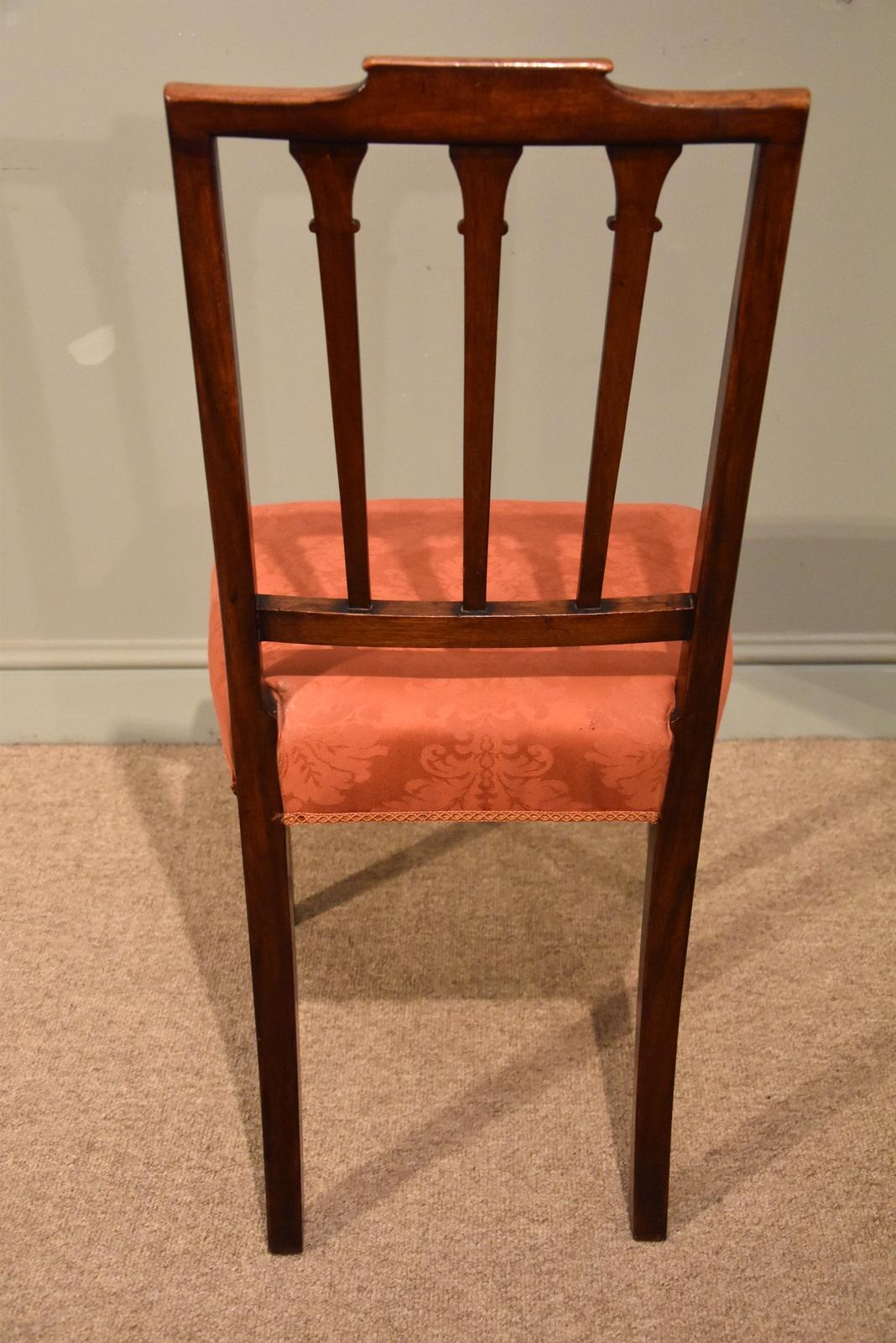 Superb Set of Late 18th Century Mahogany Dining Chairs (Mahagoni)