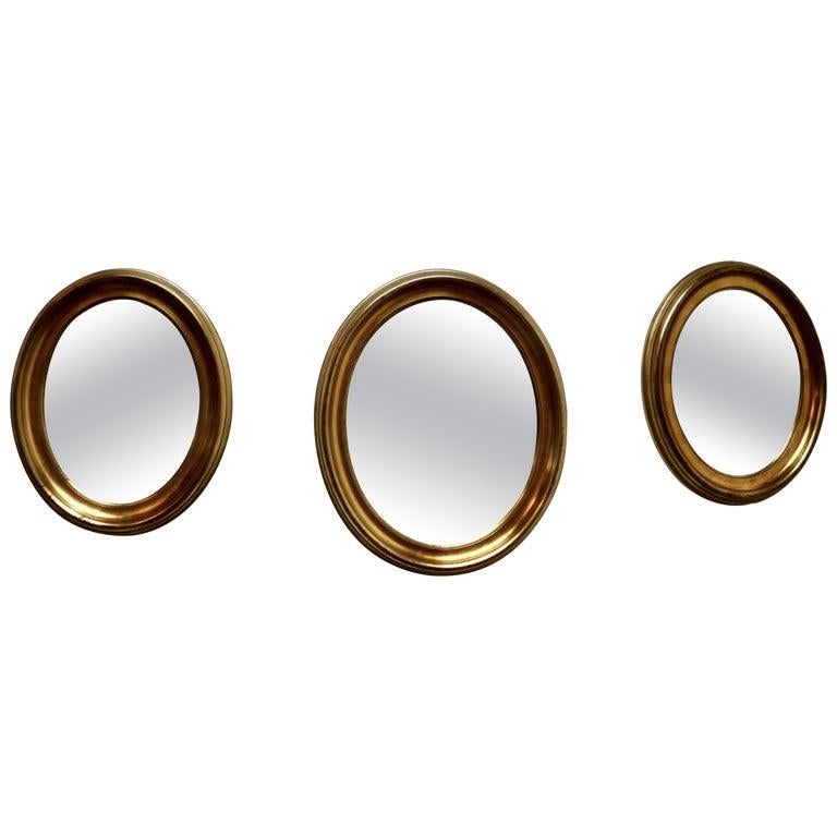 Un superbe Trio de bois doré ovale français  Miroirs    en vente 1