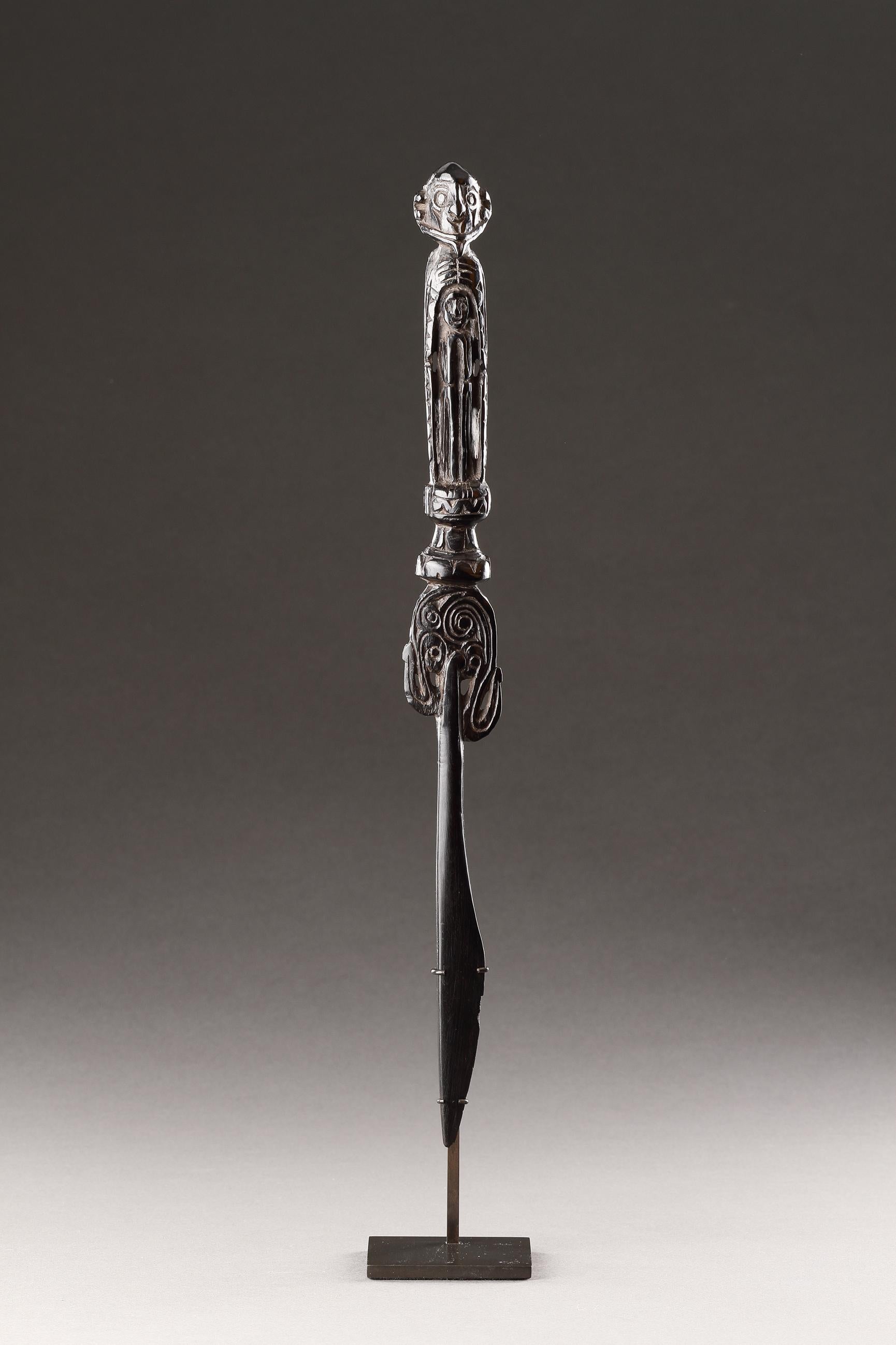 A Superbly Carved Lime Spatula Representing Two Figures For Sale 5
