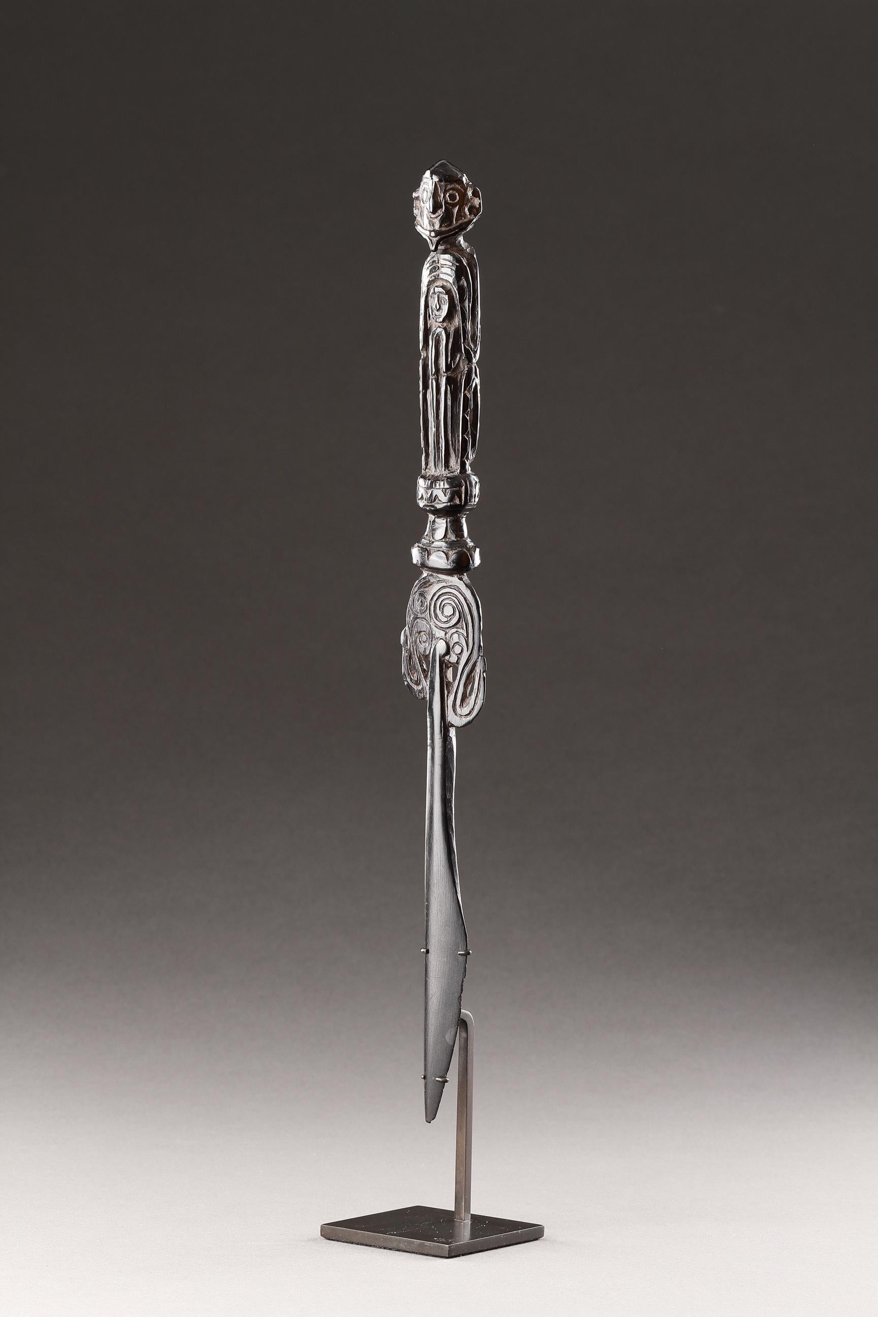 A Superbly Carved Lime Spatula Representing Two Figures For Sale 6