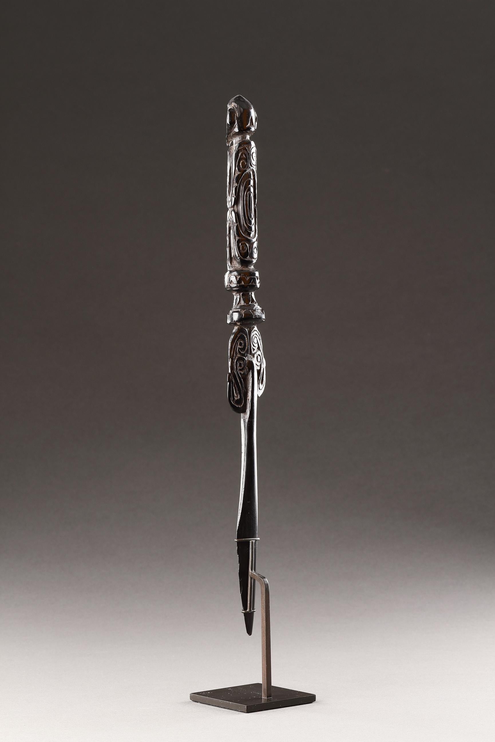 A Superbly Carved Lime Spatula Representing Two Figures For Sale 10