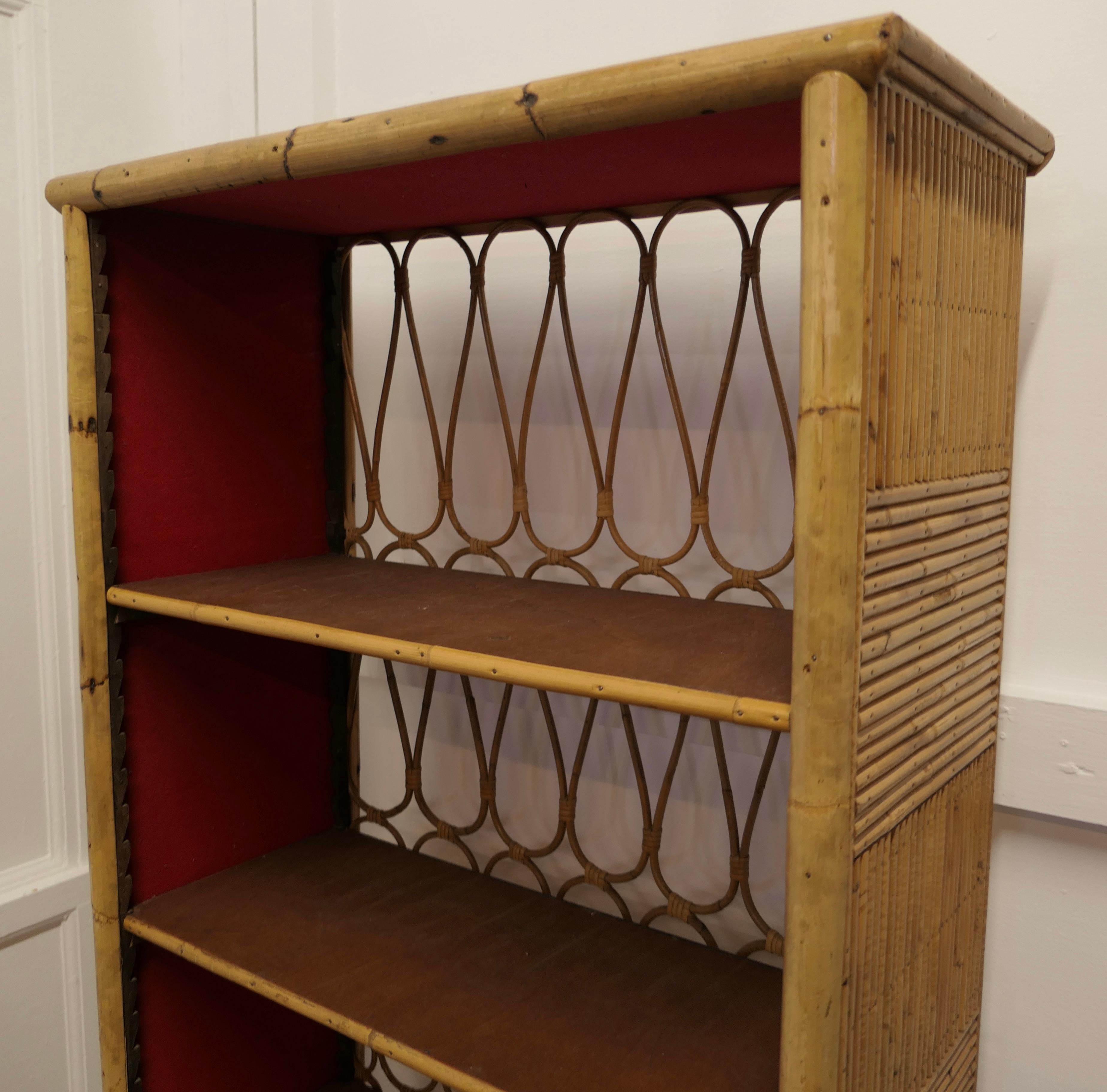 Ein hochwertiges Bambus-Bücherregal, Raumtrenner     (Mitte des 20. Jahrhunderts) im Angebot