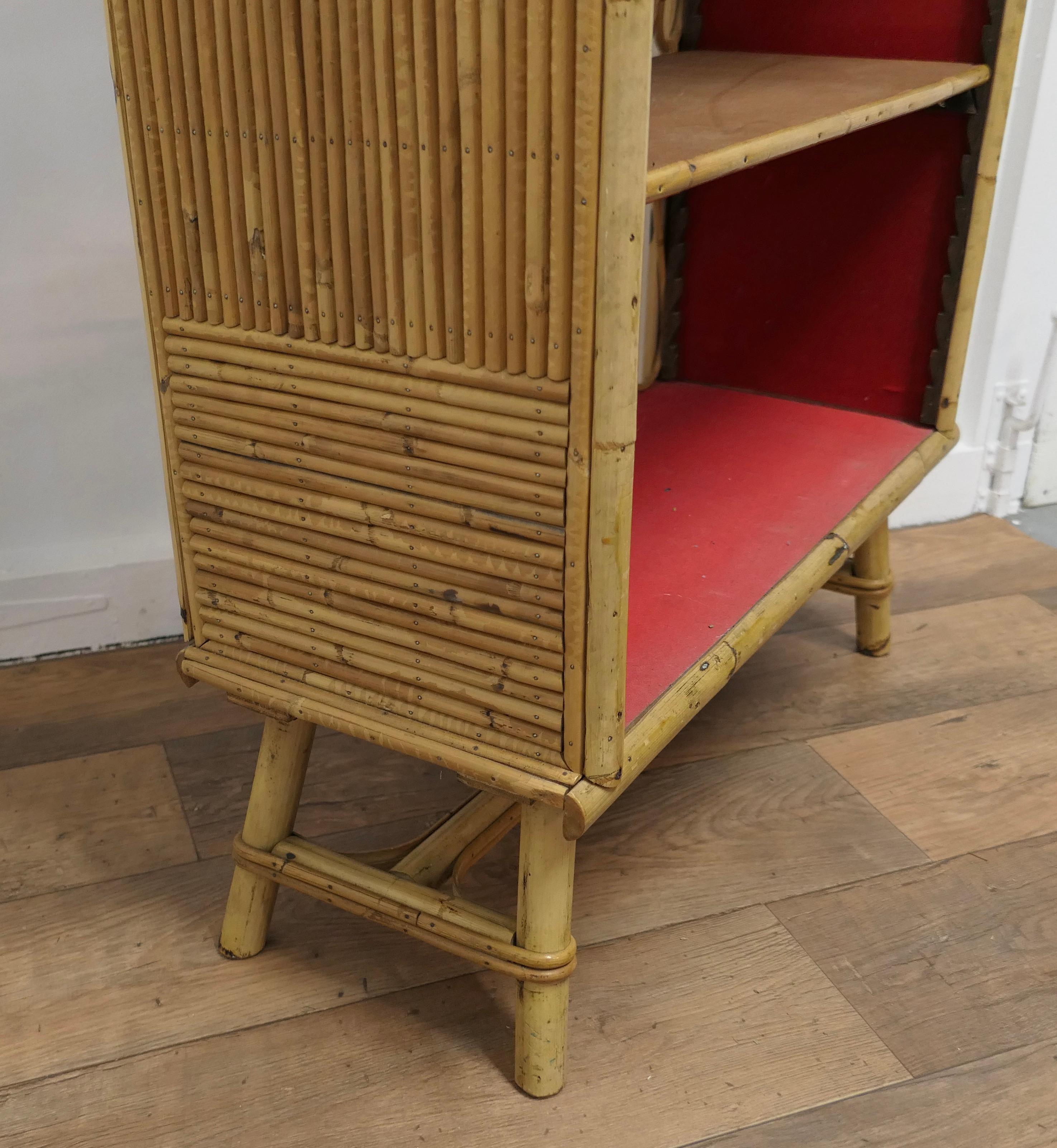 Ein hochwertiges Bambus-Bücherregal, Raumtrenner     im Angebot 2