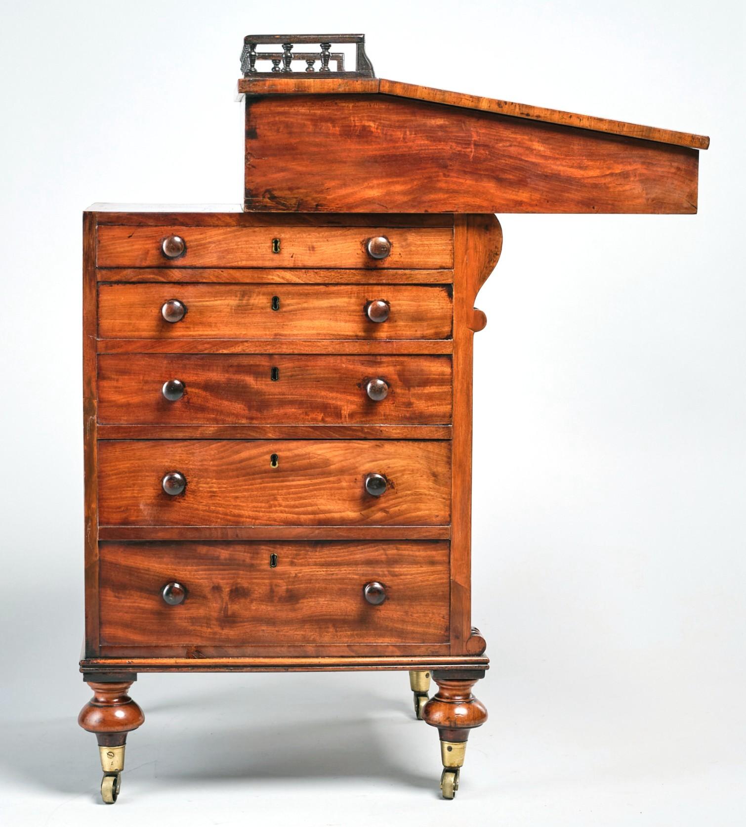 A Superior English Regency Period Davenport Desk in Figured Mahogany, Circa 1830 For Sale 8