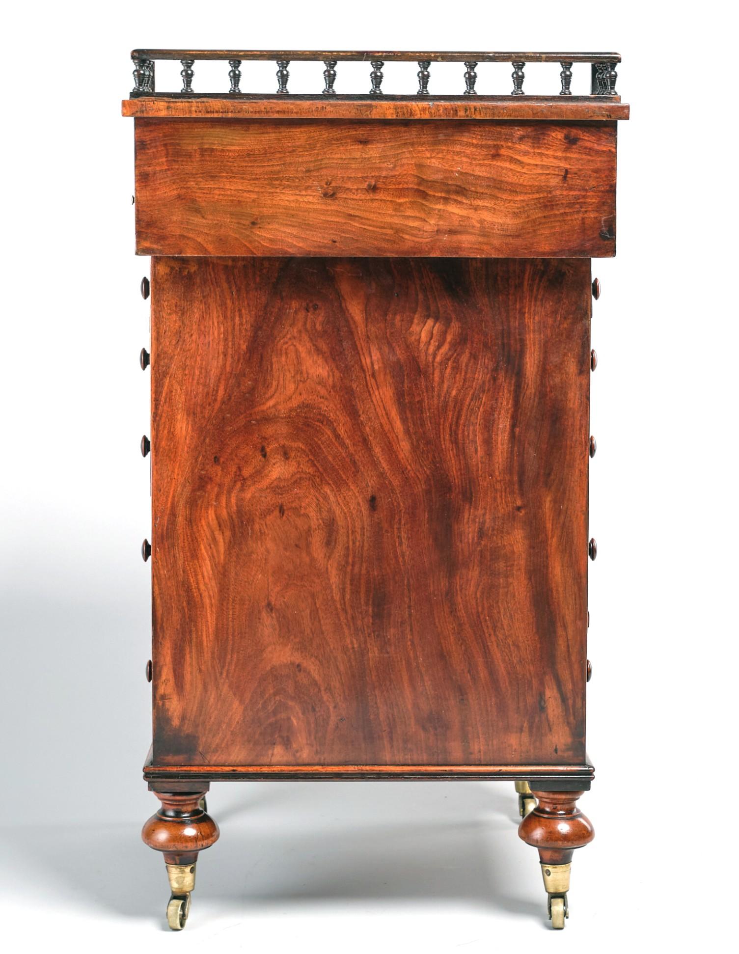 A Superior English Regency Period Davenport Desk in Figured Mahogany, Circa 1830 For Sale 13