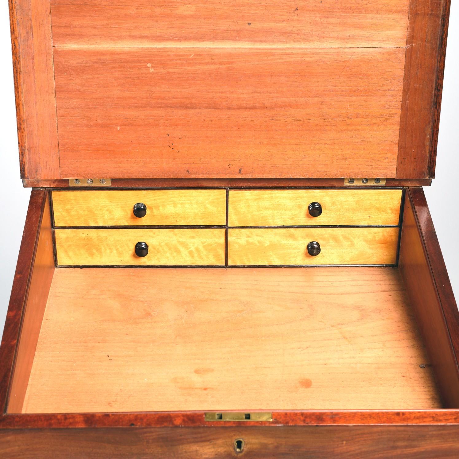 A Superior English Regency Period Davenport Desk in Figured Mahogany, Circa 1830 For Sale 4